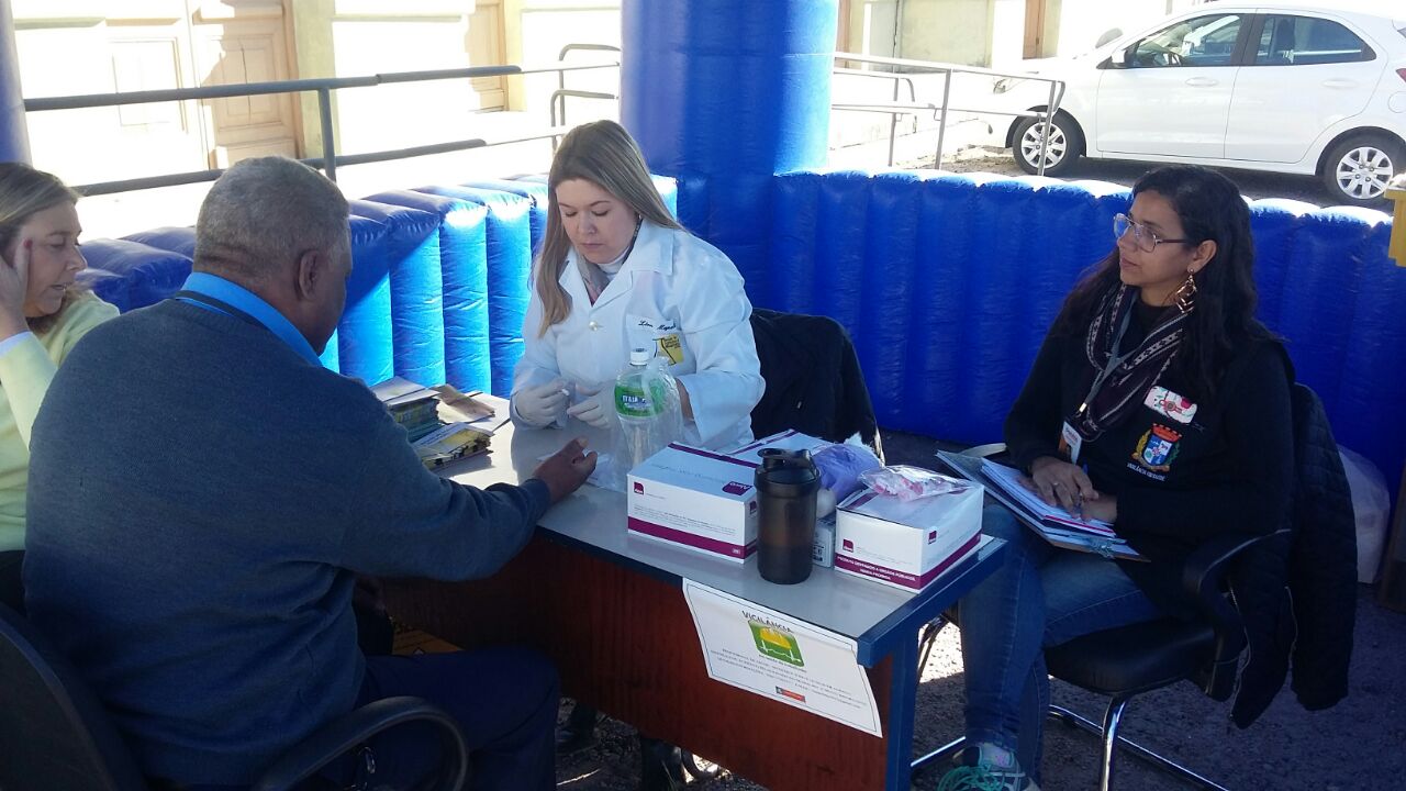 A atividade ofereceu a cobradores e motoristas  o serviço de testes rápidos para hepatite C e sífilis.
