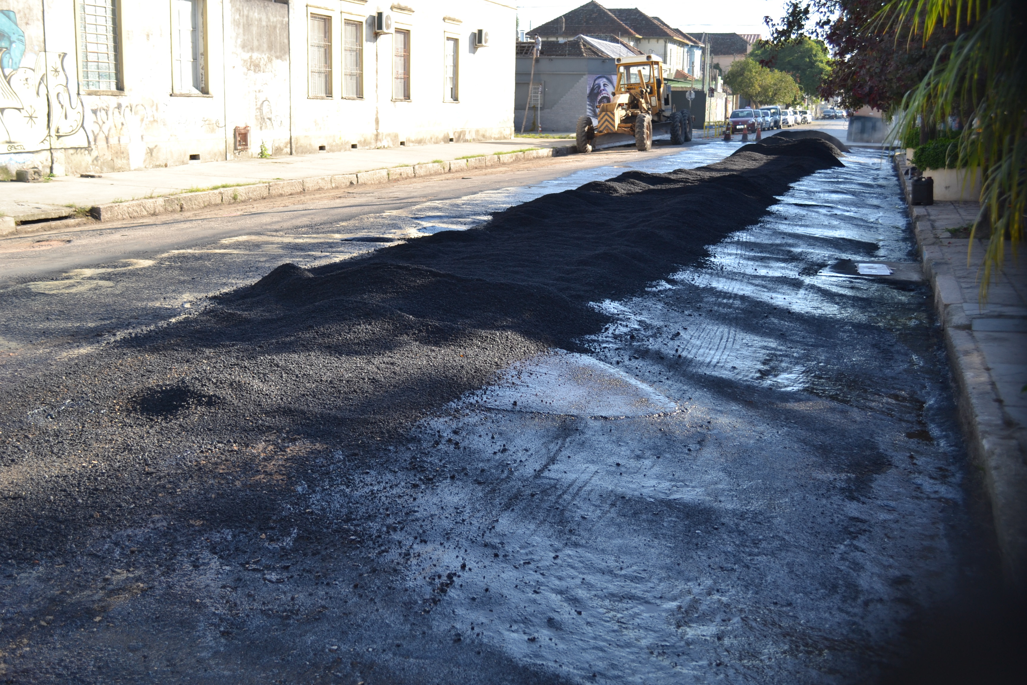 Requalificação ocorre em 270 metros da via e abrange, além de asfalto, recuperação da cobertura histórica de paralelepípedos