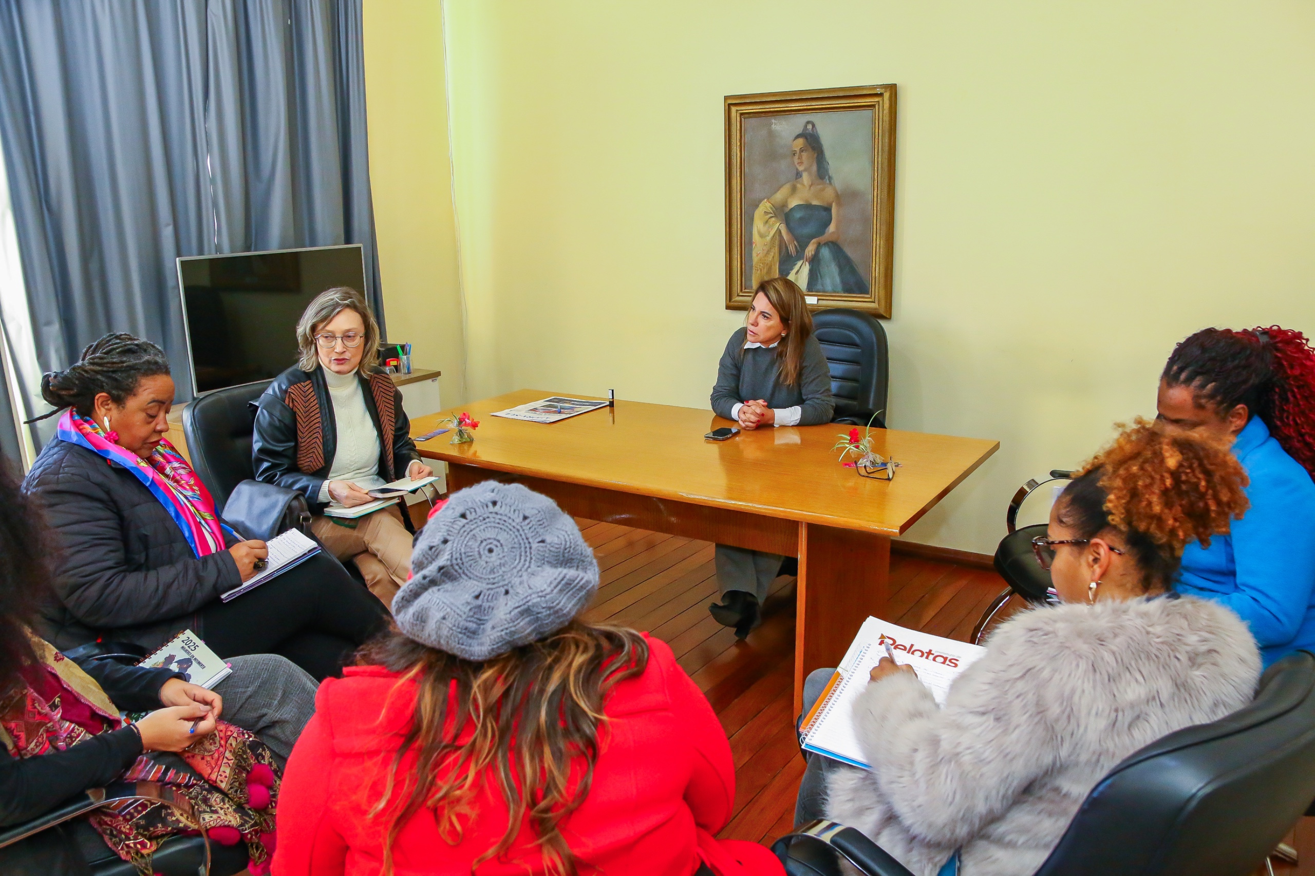 A reunião coordenada pela Secretaria de Governo aconteceu nesta quarta-feira (25) no Paço Municipal