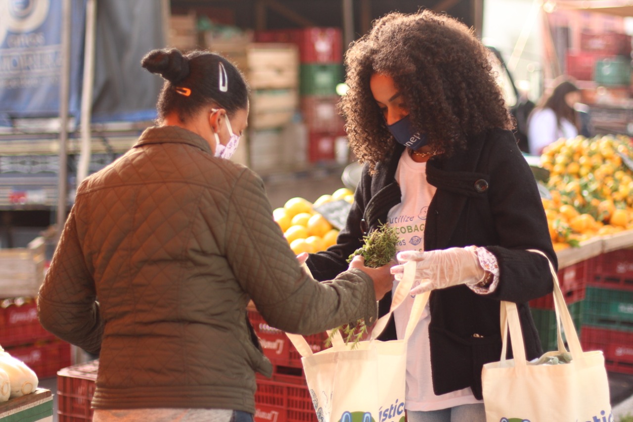 A partir das 16h desta terça-feira, equipes do Sanep estarão no local para conversar com os moradores e trocar as sacolas plásticas por ecobags reutilizáveis
