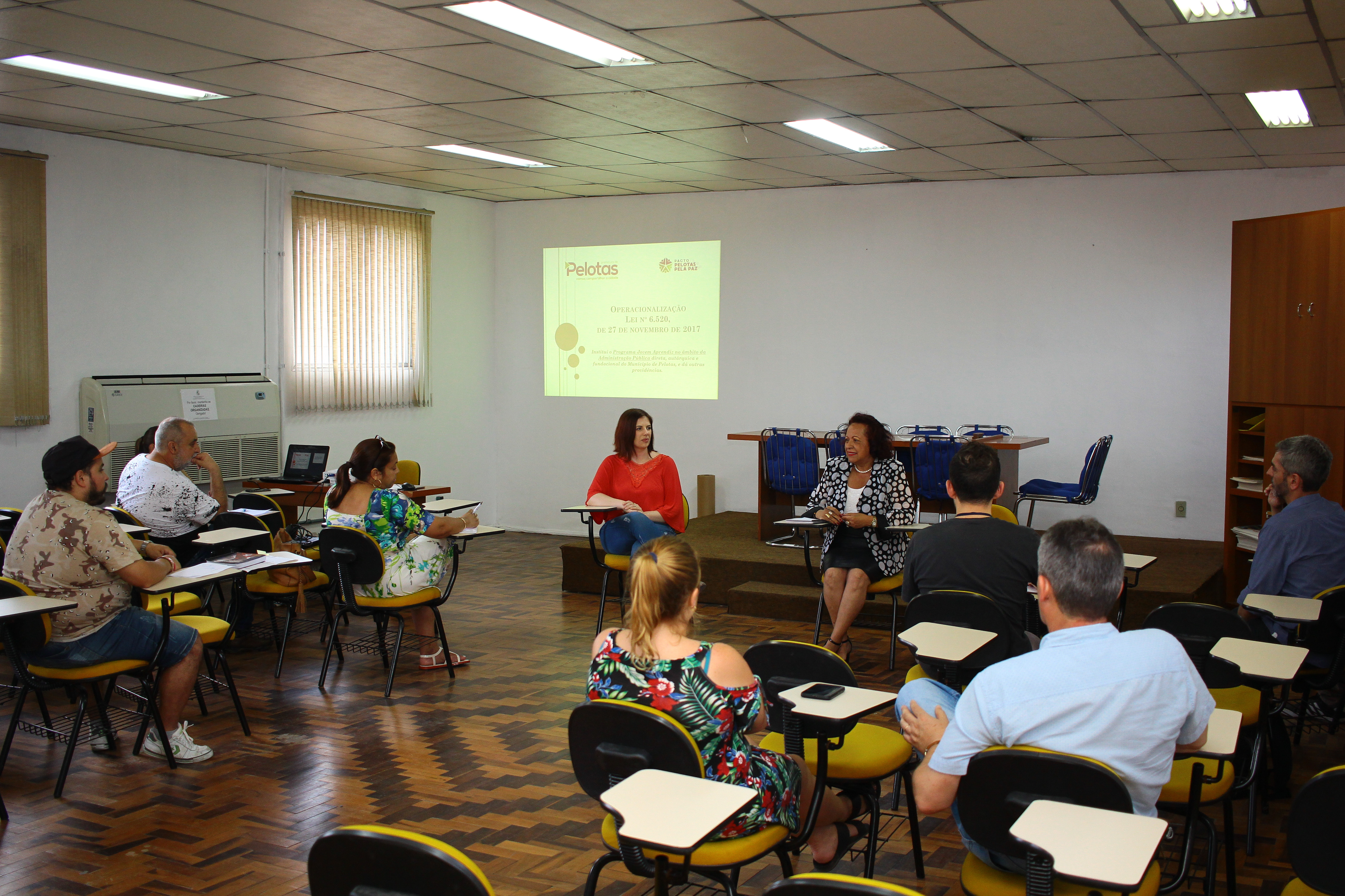 Pessoas jurídicas podem financiar o projeto e receber o selo de 'Empresa Amiga da Juventude'