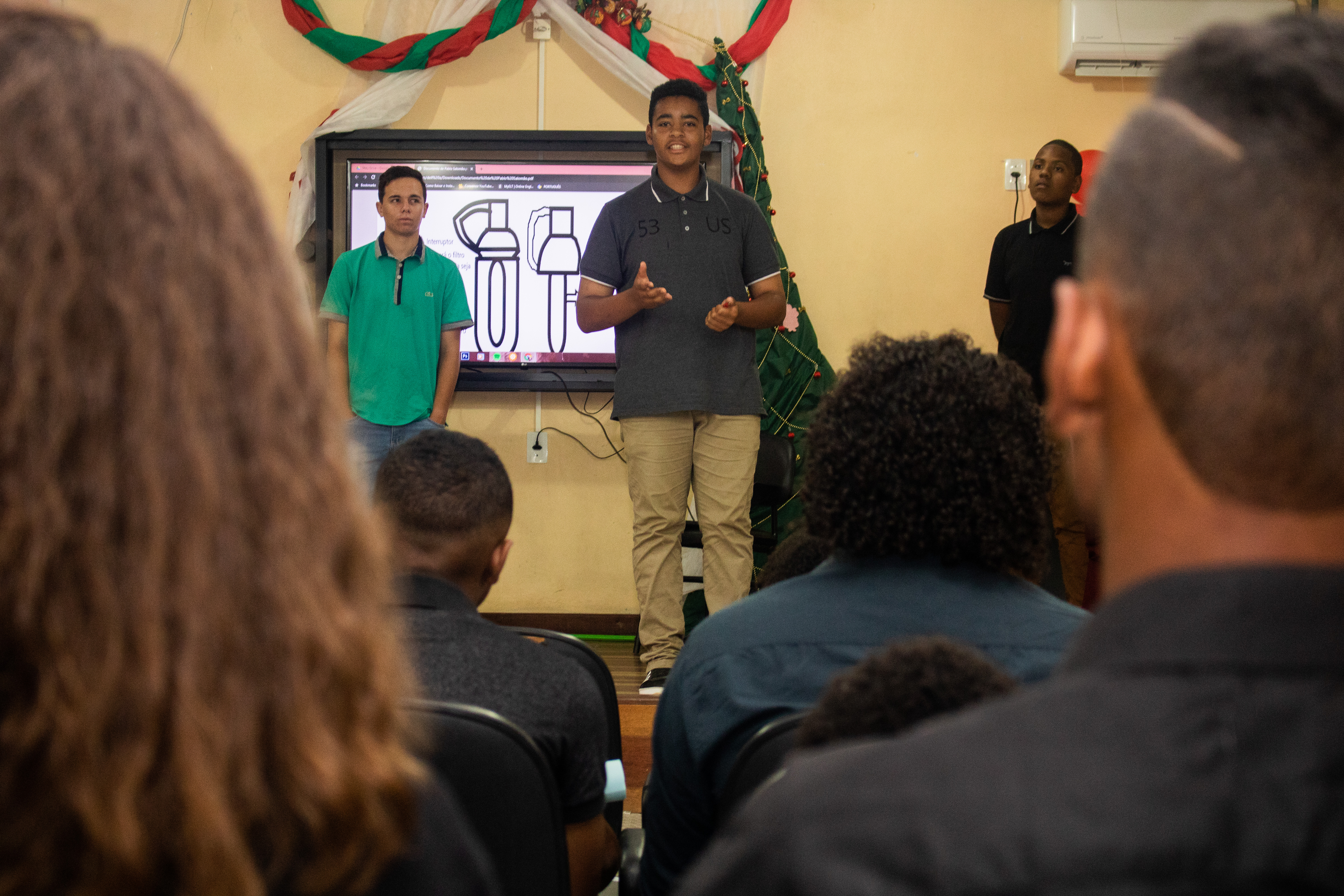 Projeto Start prepara mais 66 jovens ao mercado de trabalho em aulas de empreendedorismo, produção de currículos e treinamento para entrevistas de emprego. Até agora, 310 adolescentes receberam a capacitação
