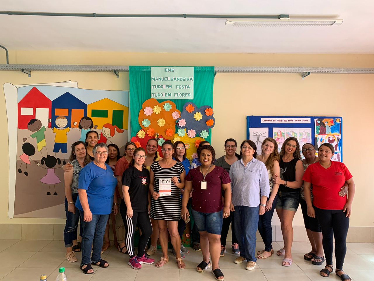 Equipe da Vigilância em Saúde do Trabalhador orientou professores e funcionários sobre segurança no trabalho na Emei da Castilho