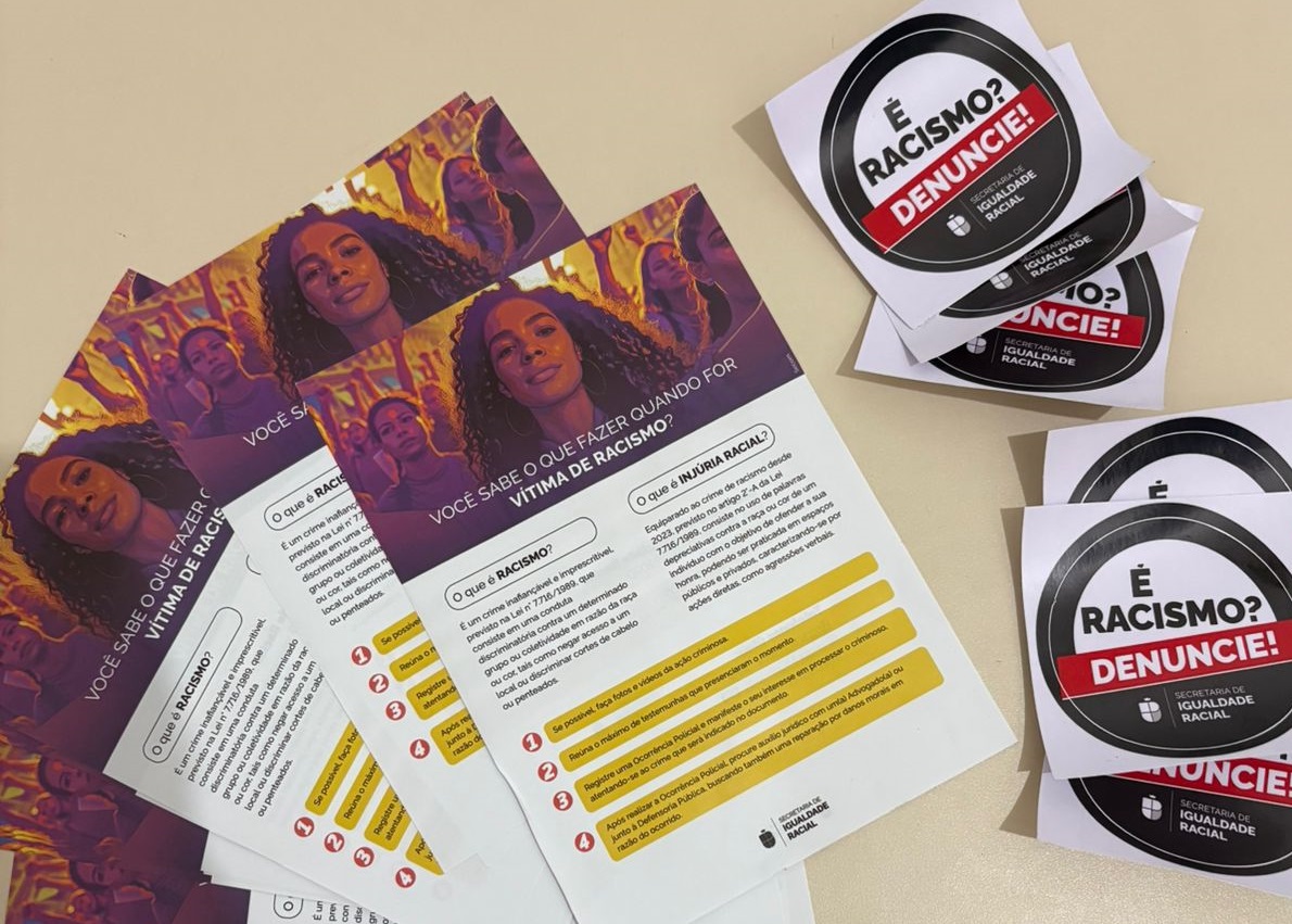 Equipe da pasta estará na Passarela do Samba e em blocos divulgando a campanha “É racismo? Denuncie”