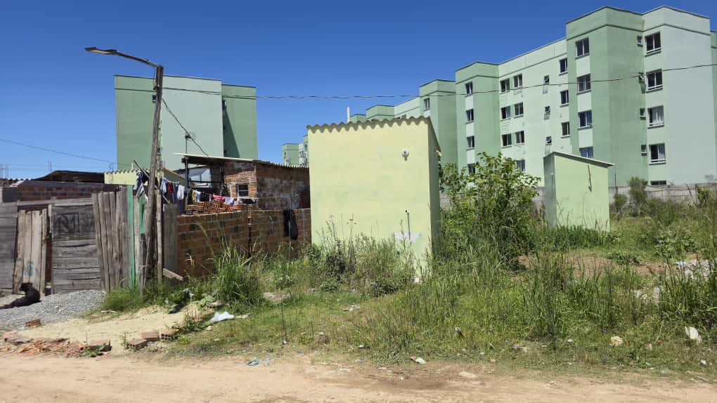 A previsão é de que as 17 primeiras unidades, de um total de 200 financiadas pelo Programa Estadual Nenhuma Casa Sem Banheiro, sejam entregues até o final de dezembro