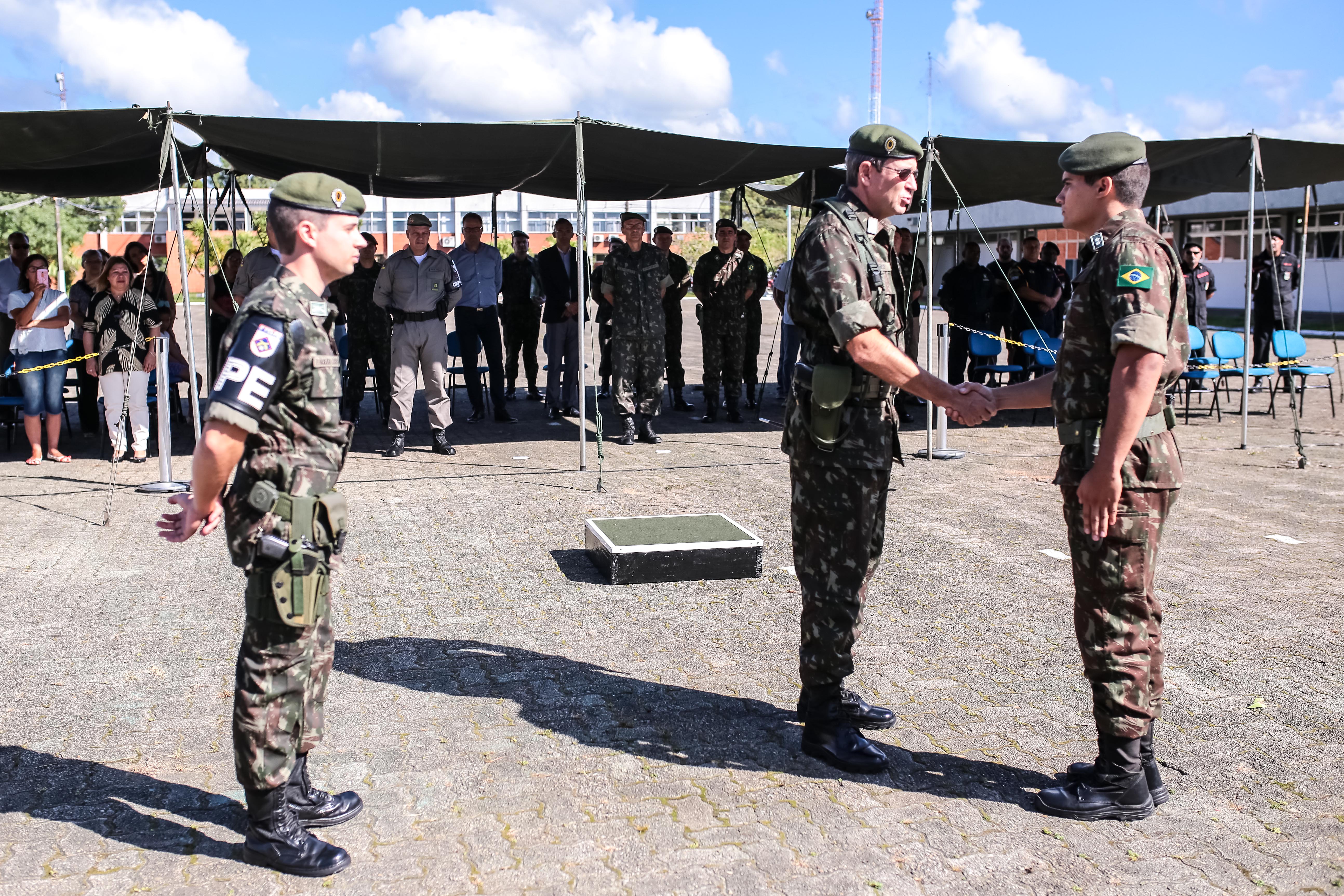 Posse do novo comandante do 8º Pelotão de Polícia do Exército