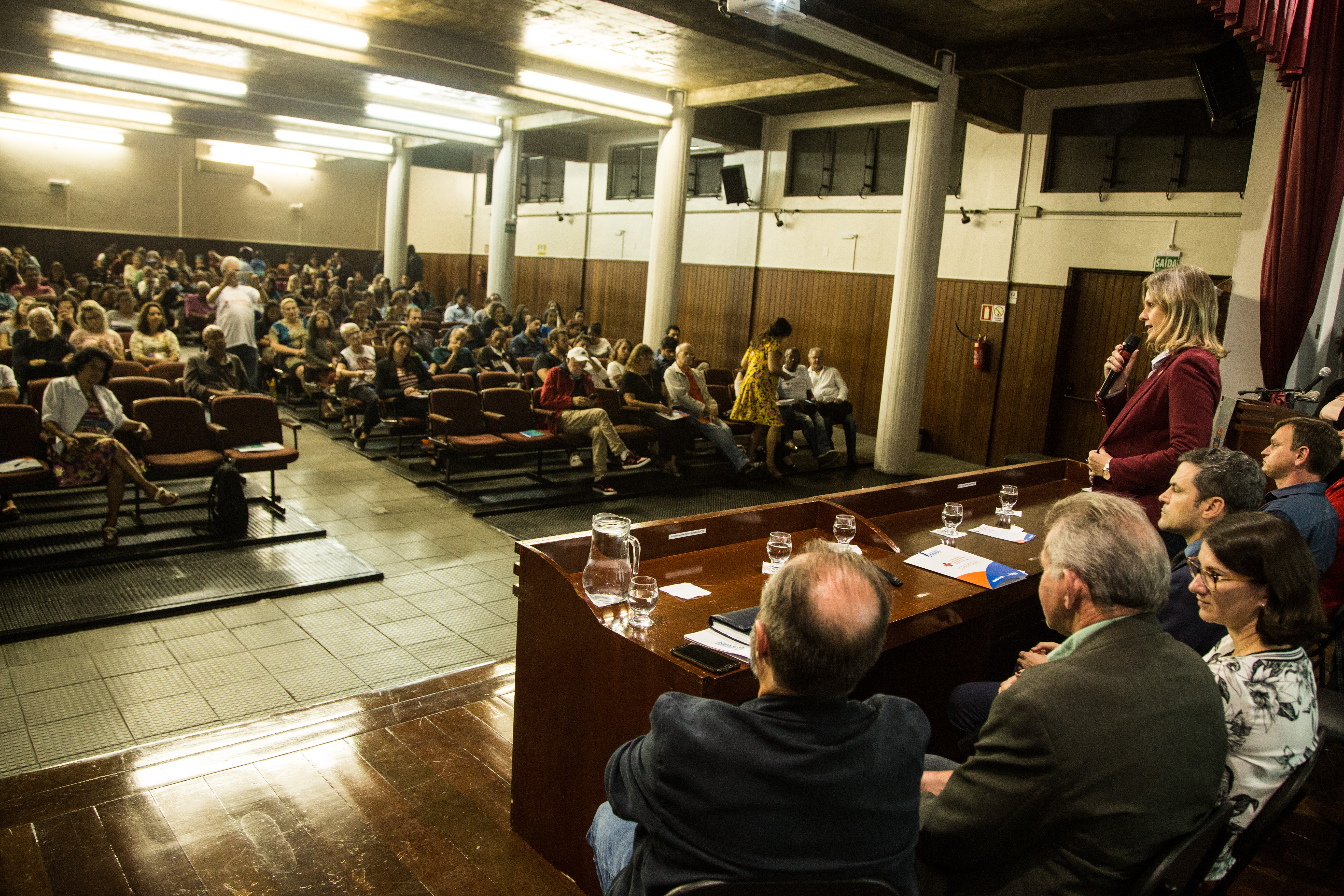 Evento ocorre no auditório Dom Antônio Zattera e reúne representantes de entidades ligadas à saúde