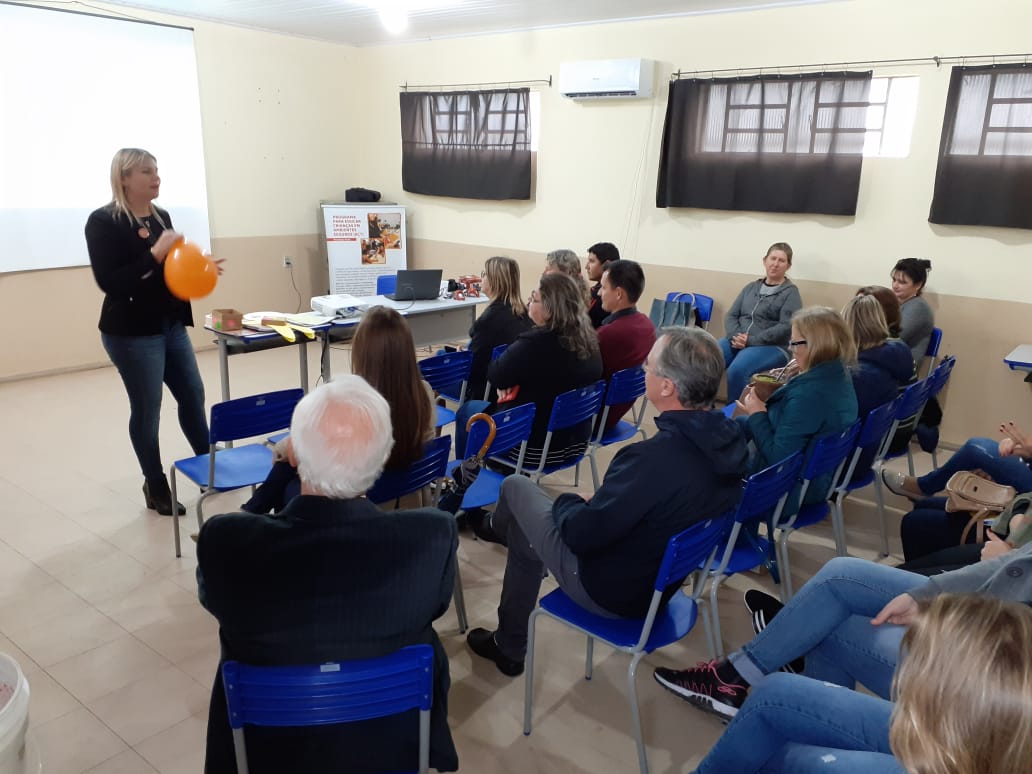 Experiência pelotense na prevenção à violência através do fortalecimento de vínculos familiares chamou a atenção do município vizinho