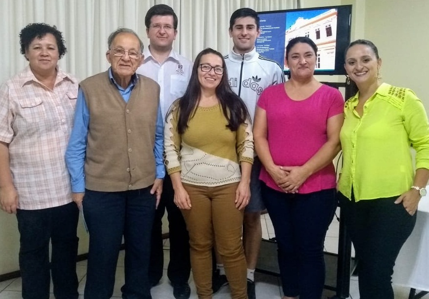 Equipe do hotel Curi Palace recebeu a terceira edição do minicurso de capacitação sobre informações turísticas da cidade