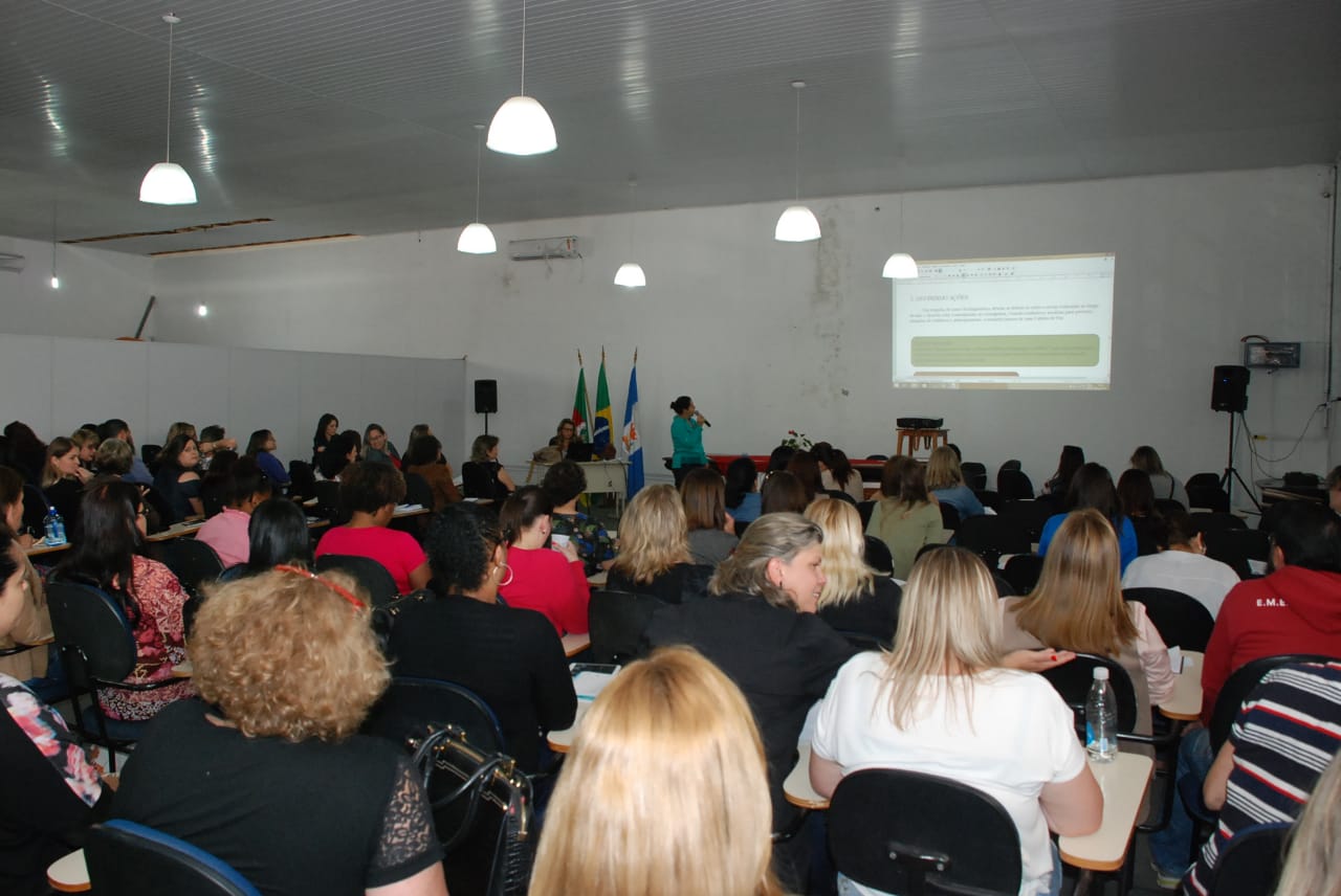 Evento ocorreu na quinta-feira (6), no auditório da Secretaria de Educação e Desporto