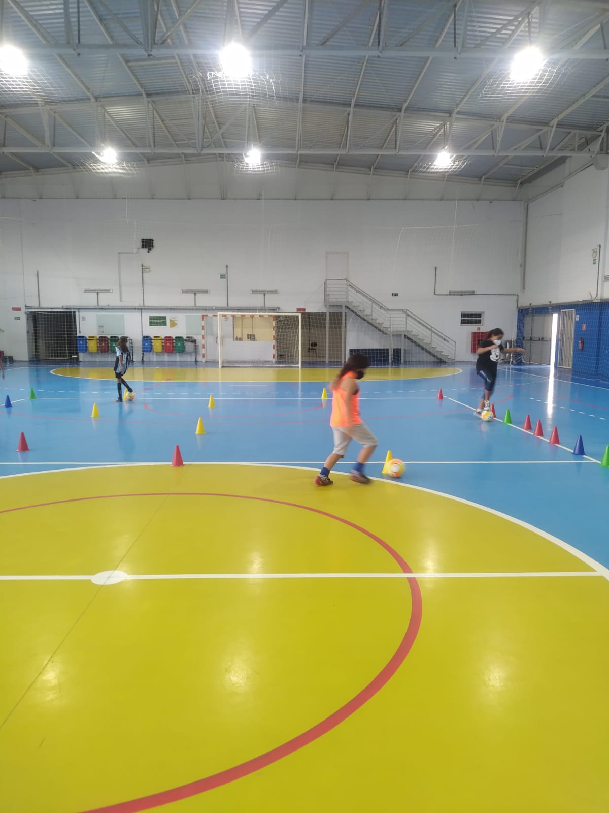 As inscrições gratuitas devem ser feitas no Ginásio Municipal “Karosso”, local onde ocorrerão as aulas nas segundas e sextas às 17h