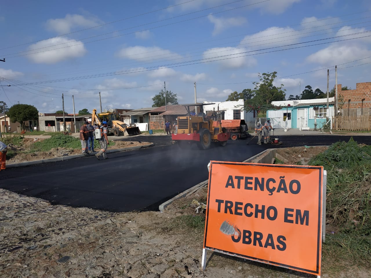 Projeto faz parte do programa #ObraNoBairro, qualifica a área para o trânsito, e beneficia moradores