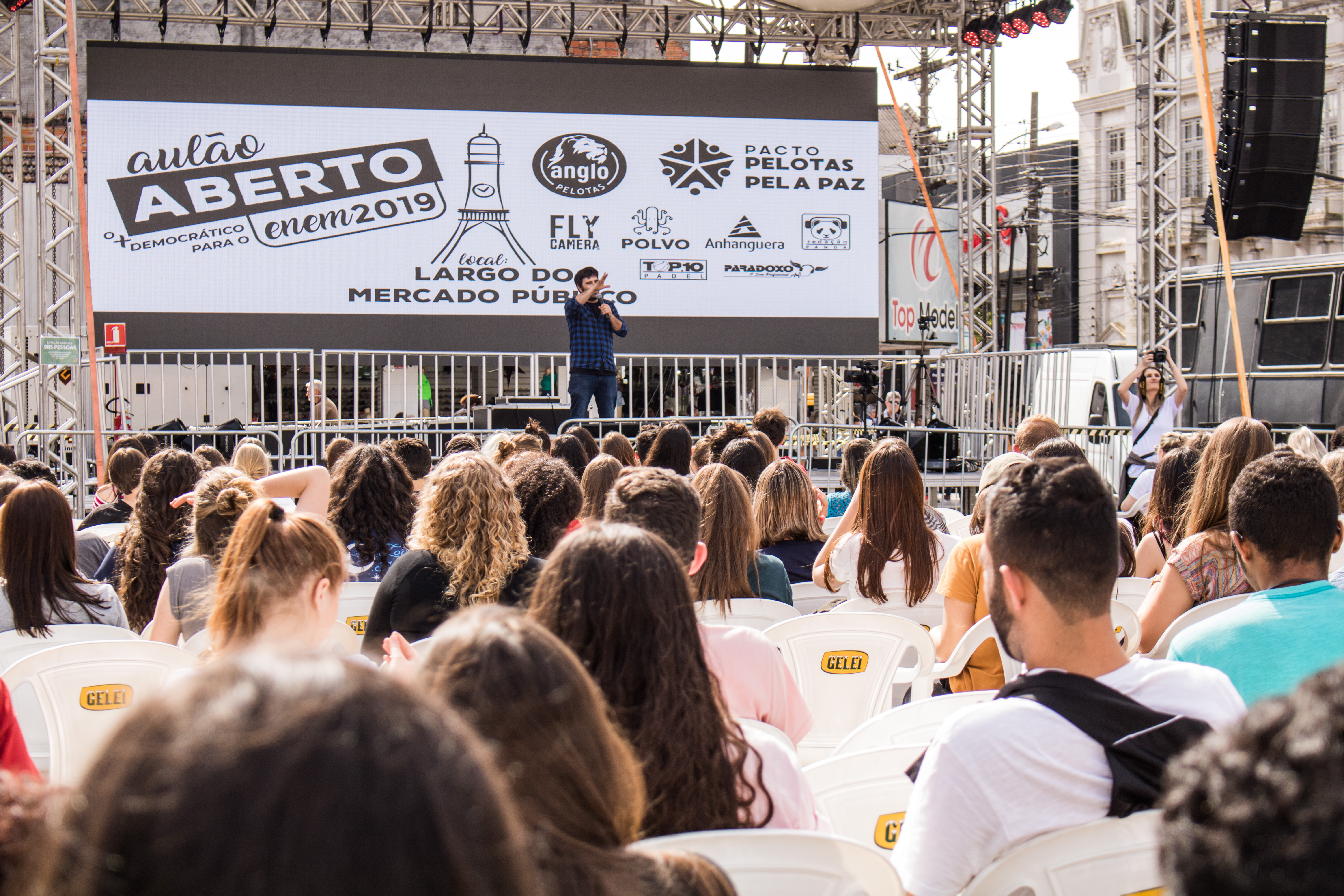 Iniciativa da Prefeitura reunirá estudantes que desejam se preparar para a prova do Enem 2022. Inscrições já estão abertas e ingressos podem ser retirados na banca 45 do Mercado Central