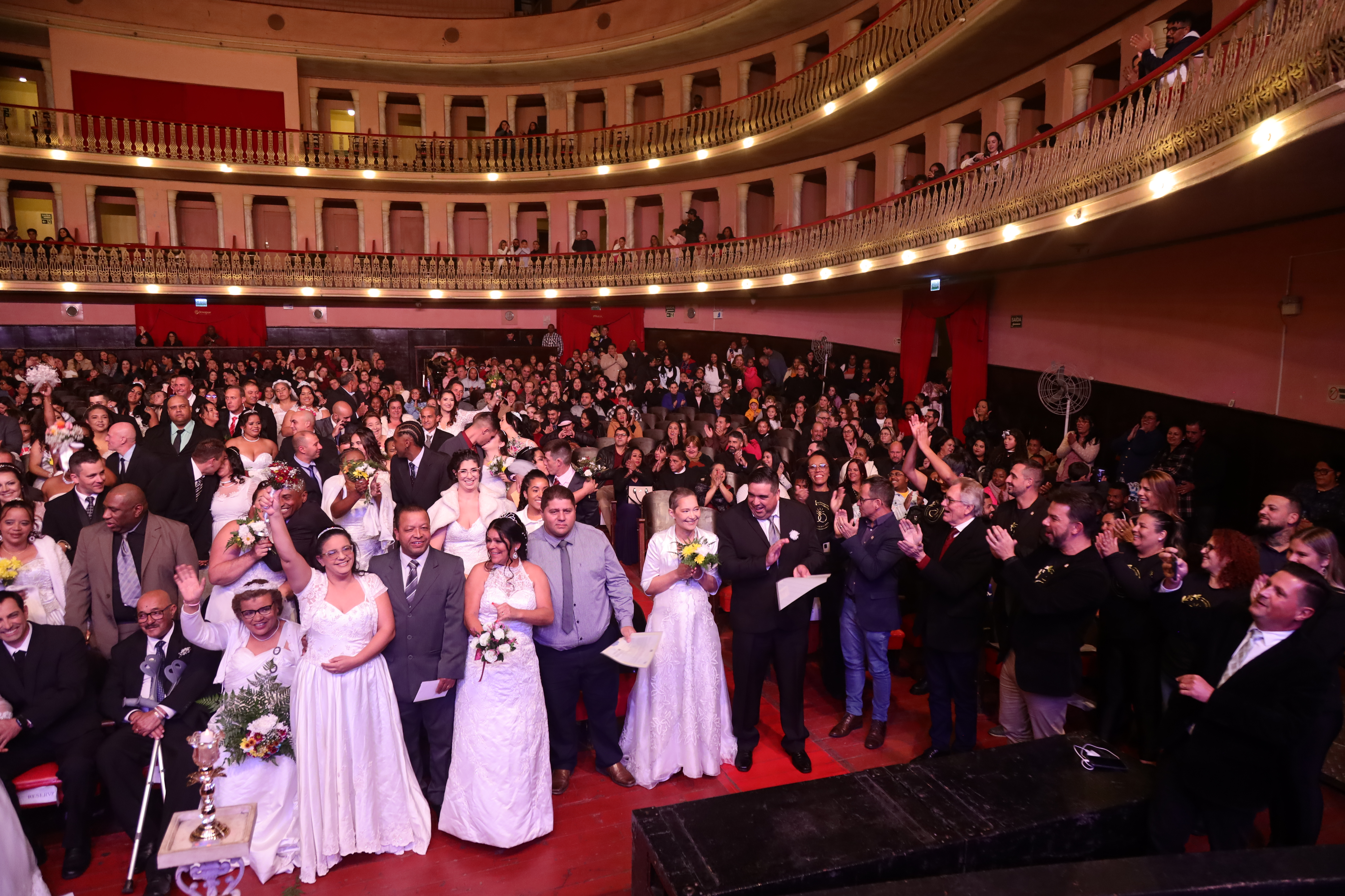 Evento no teatro Guarany também marcou a primeira celebração deste tipo de festa na Casa de espetáculos