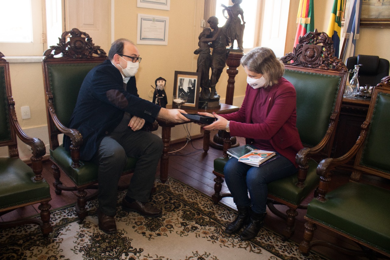 Gestor apresentou possibilidades de parceria entre a instituição e o Município