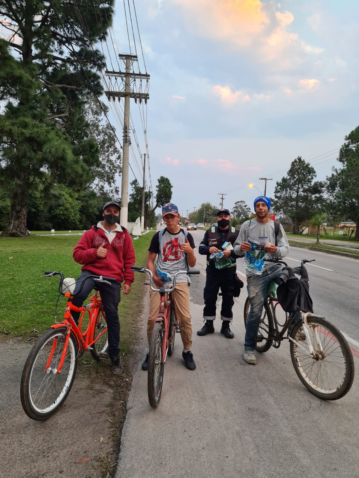 Público aproveitou a programação na praça Coronel Pedro Osório e recebeu cortesias, também, nas ciclovias e ciclofaixas
