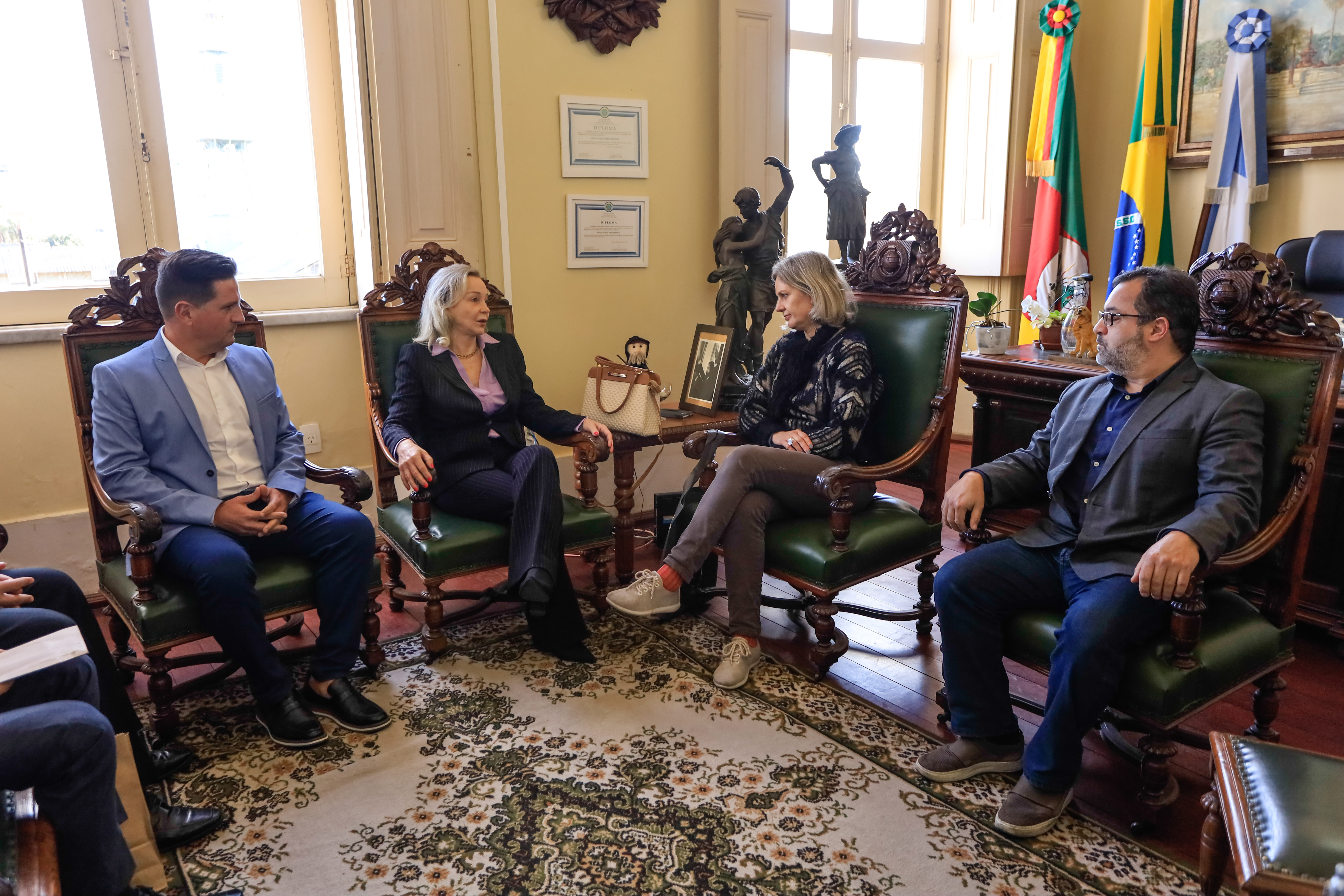 Desembargadora convidou Paula para o centenário do Pacto de Pedras Altas