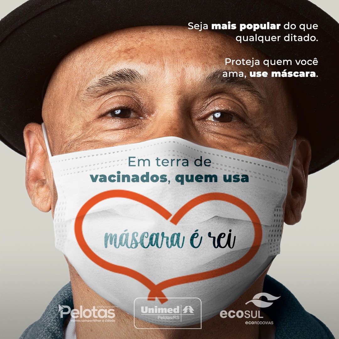Atividade faz parte da campanha de conscientização do Município, em parceria com a Unimed e a Ecosul, sobre o uso do equipamento de proteção. Para receber o item, o cidadão deve ser vacinado e realizar a doação de um alimento e um agasalho