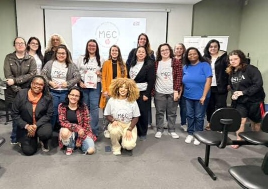 Financiado pela Pnab Pelotas, projeto gratuito, 100% online, vai beneficiar 50 mulheres cis, trans e travestis de nove estados brasileiros e Colômbia