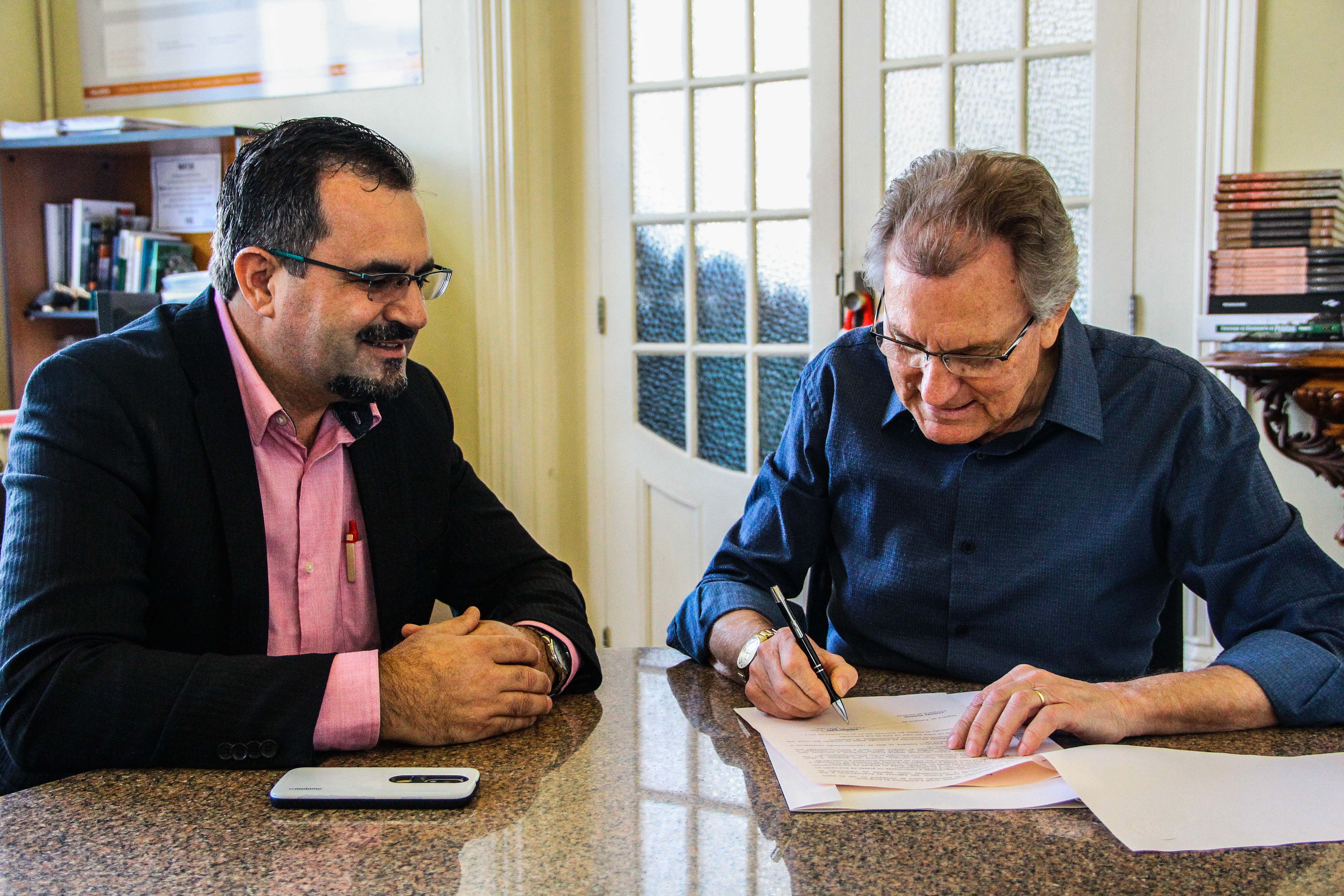 Lei nº 6.527, de autoria do vereador Roger Ney (PP), cria programa municipal