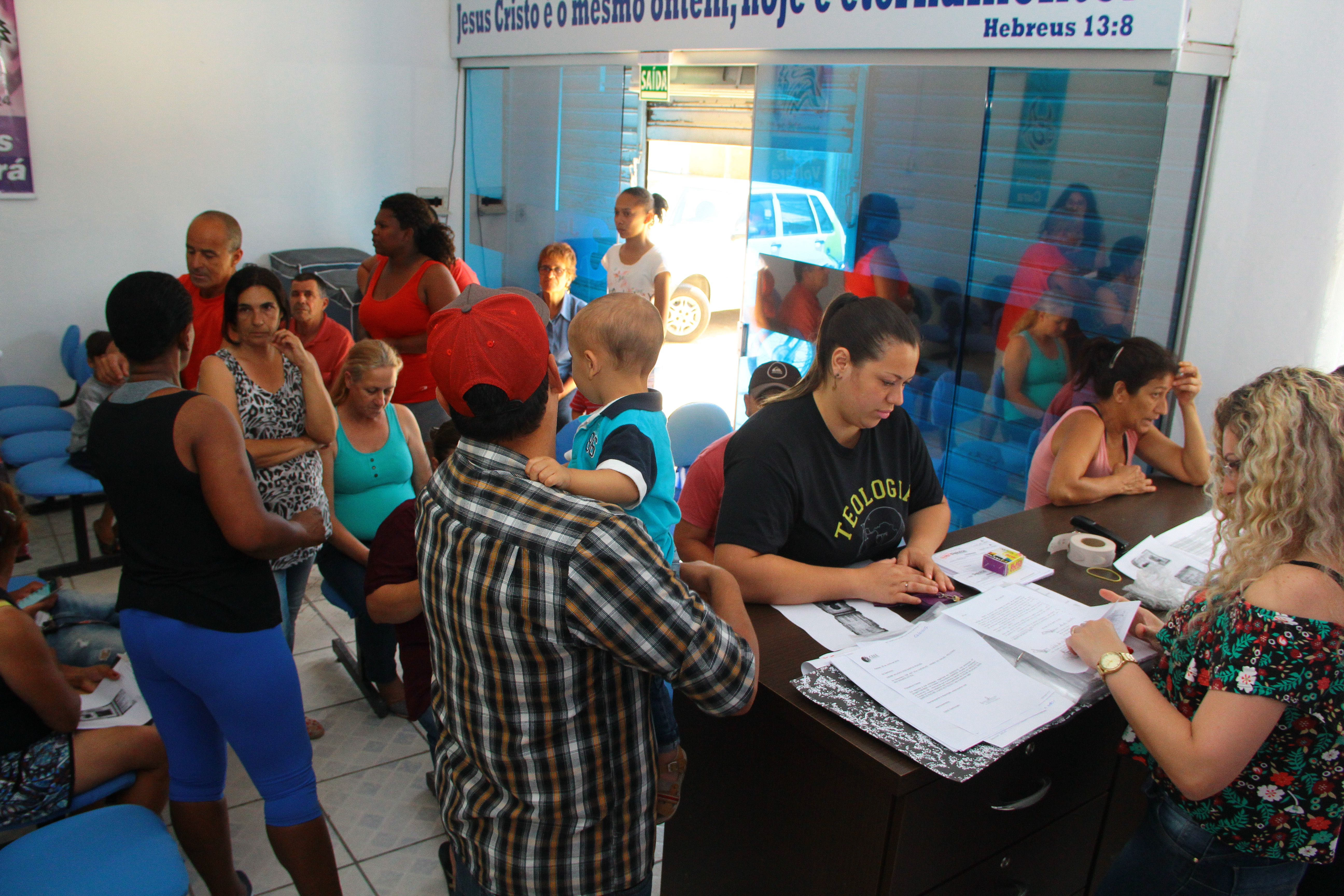 Famílias se reunirão com representantes da Prefeitura na Igreja do local para receber os documentos que legalizam seus lotes