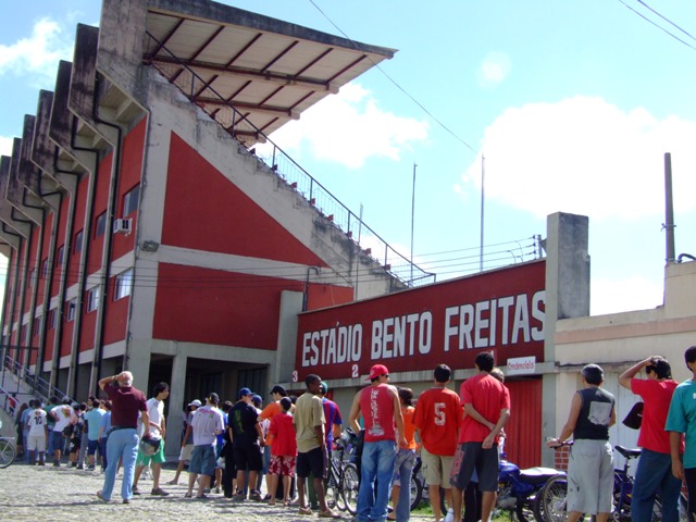 A partir das 17h, haverá testes rápidos de HIV e sífilis e distribuição de preservativos e material informativo no Bento Freitas