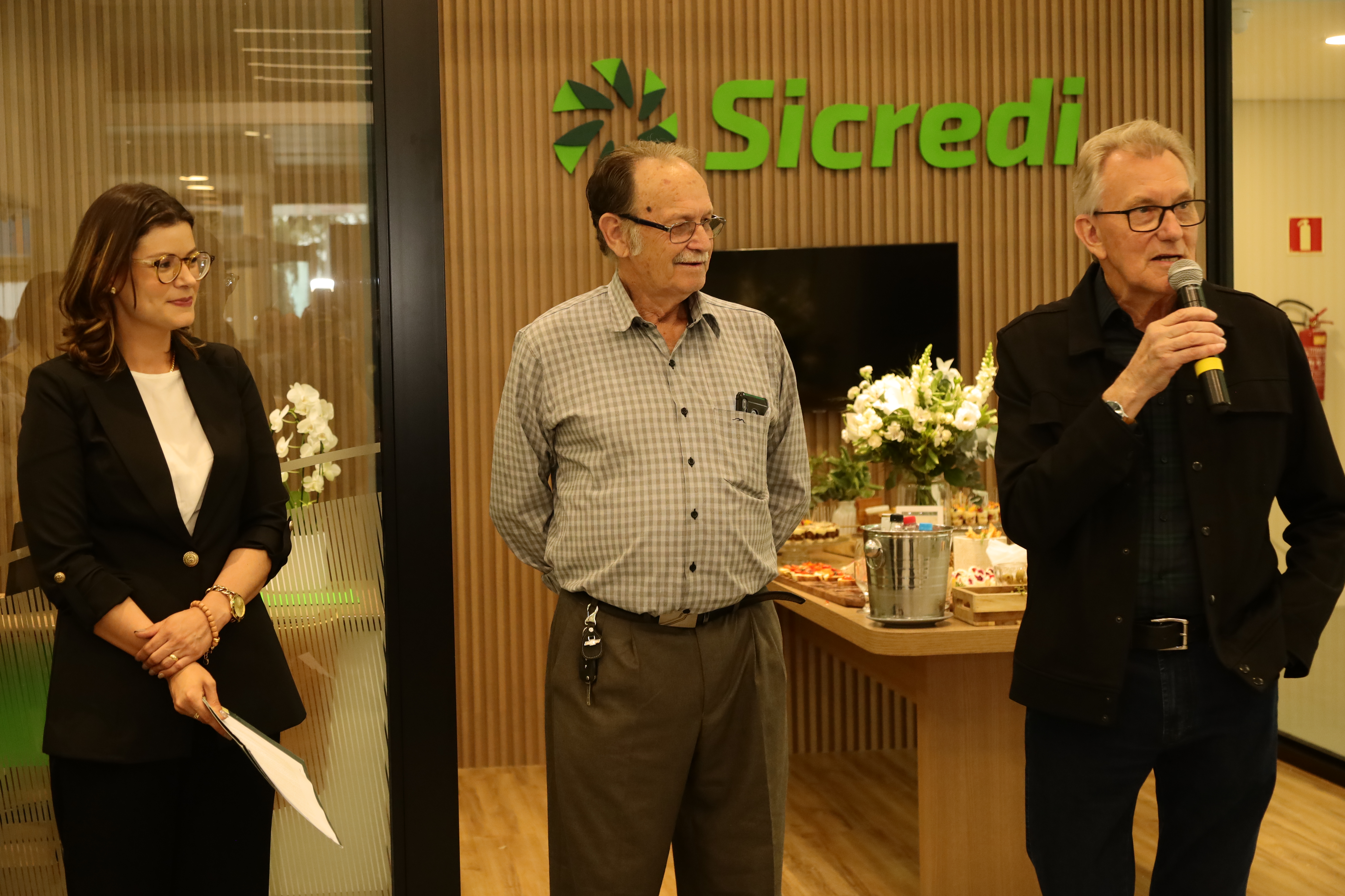 Evento marcou a abertura do novo espaço da cooperativa Sicredi