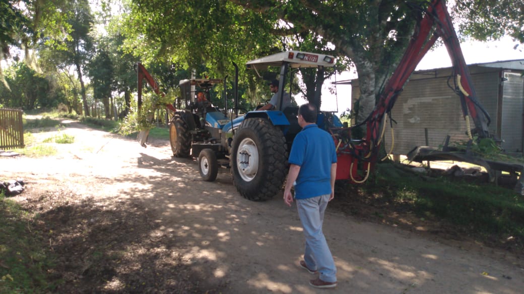 Equipe da Secretaria de Desenvolvimento Rural realiza as intervenções no 5º distrito, Cascata