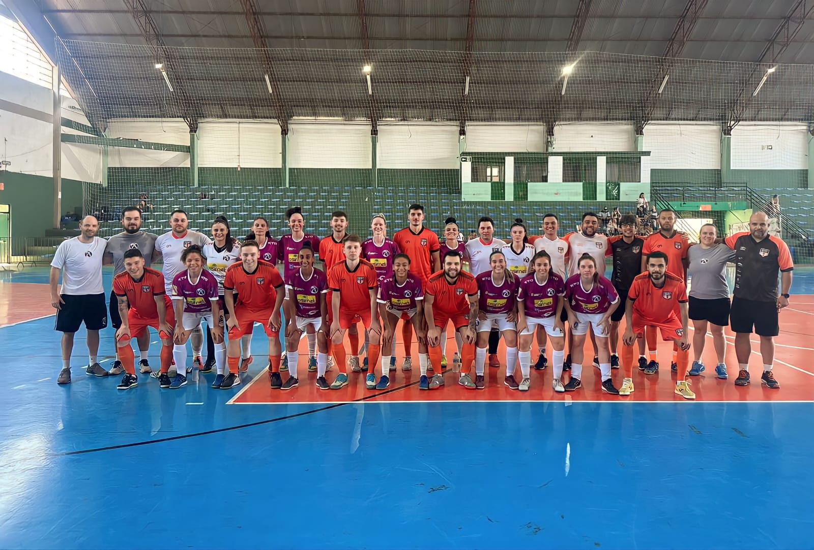 Times do município foram campeões no futsal e no basquete e vice no handebol