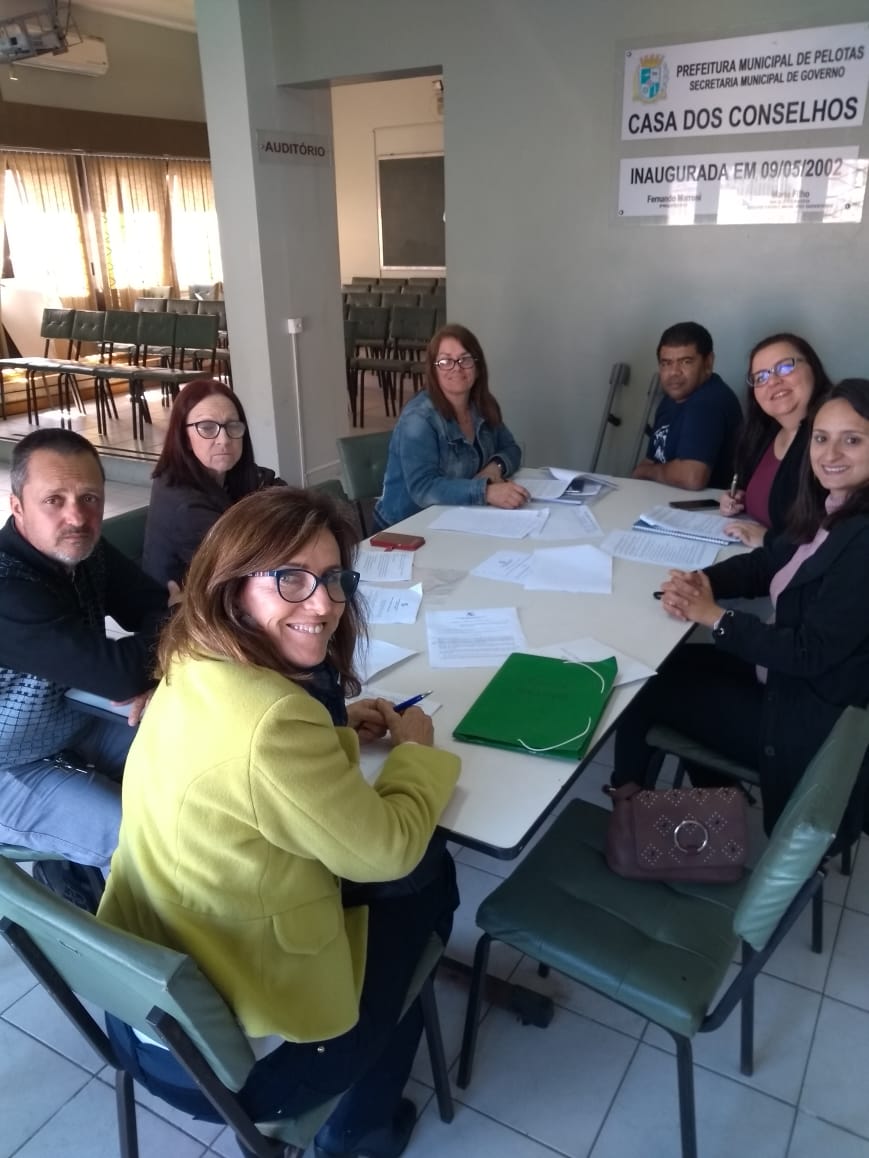 Participam das reuniões representantes de órgãos e secretarias municipais
