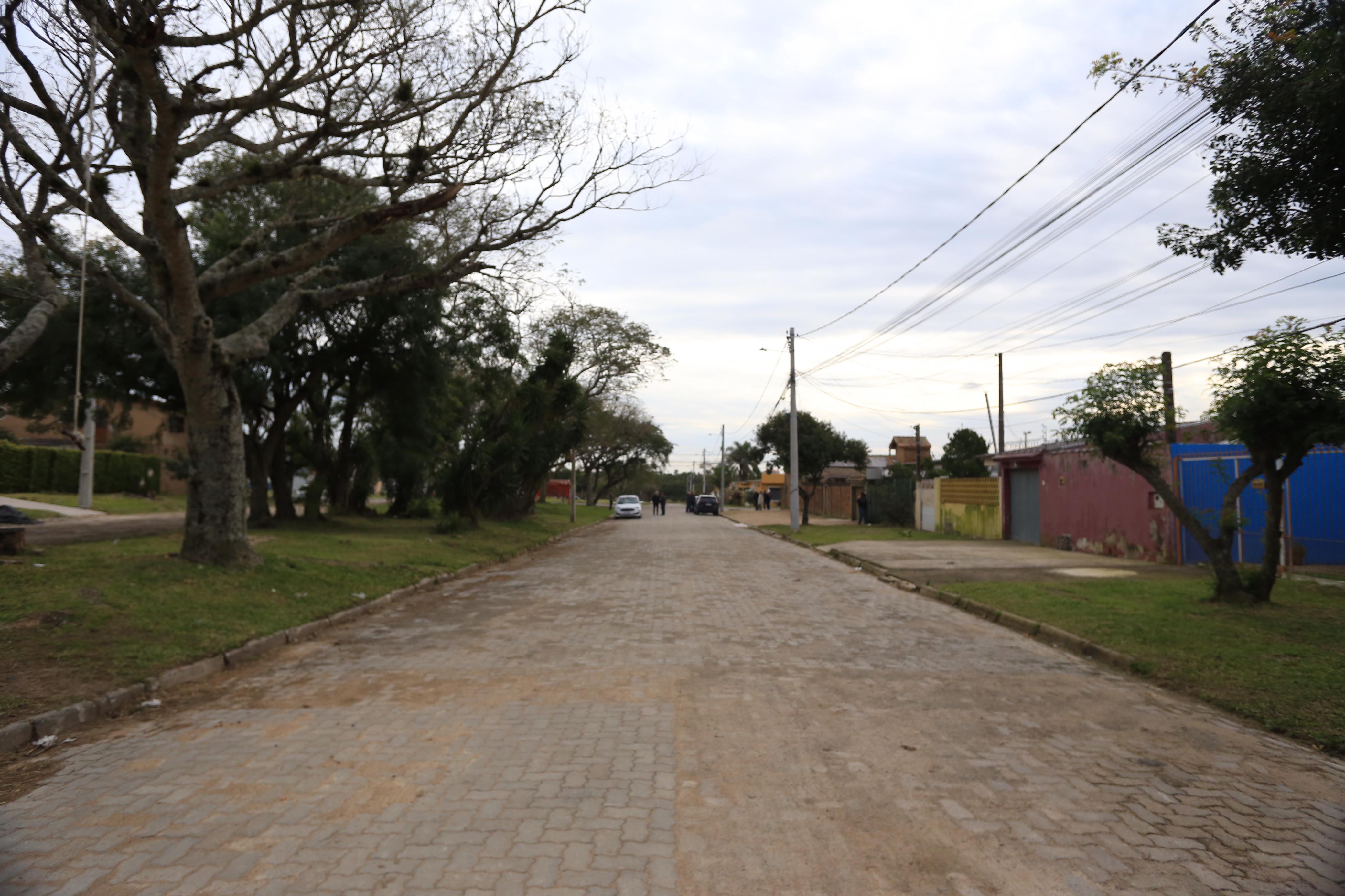Ruas Seis, 12, 13, e 17 da localidade receberam pavimentação em asfalto e bloco intertravado. Mais de 700 toneladas de material foram utilizadas na obra