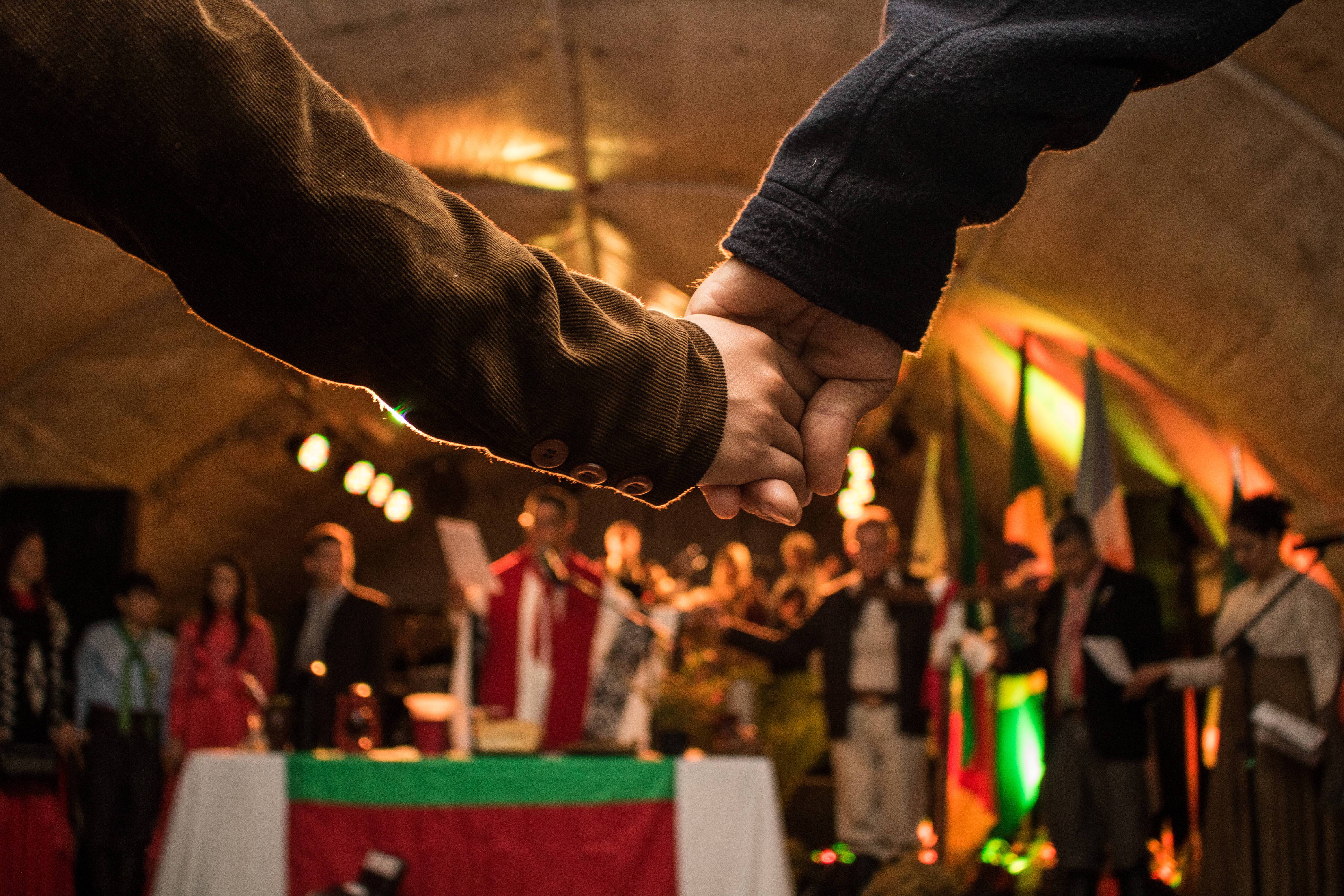 Dezenas de fiéis acompanharam celebração no Largo do Mercado Central