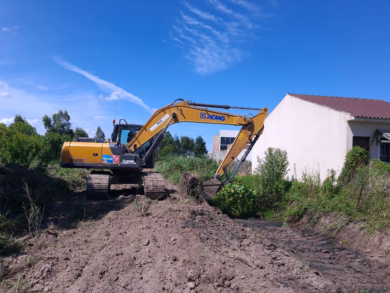 Estrutura de 1.630 metros começou a ser desobstruída pelo Departamento de Drenagem da Secretaria de Serviços Urbanos e Infraestrutura (Ssui)