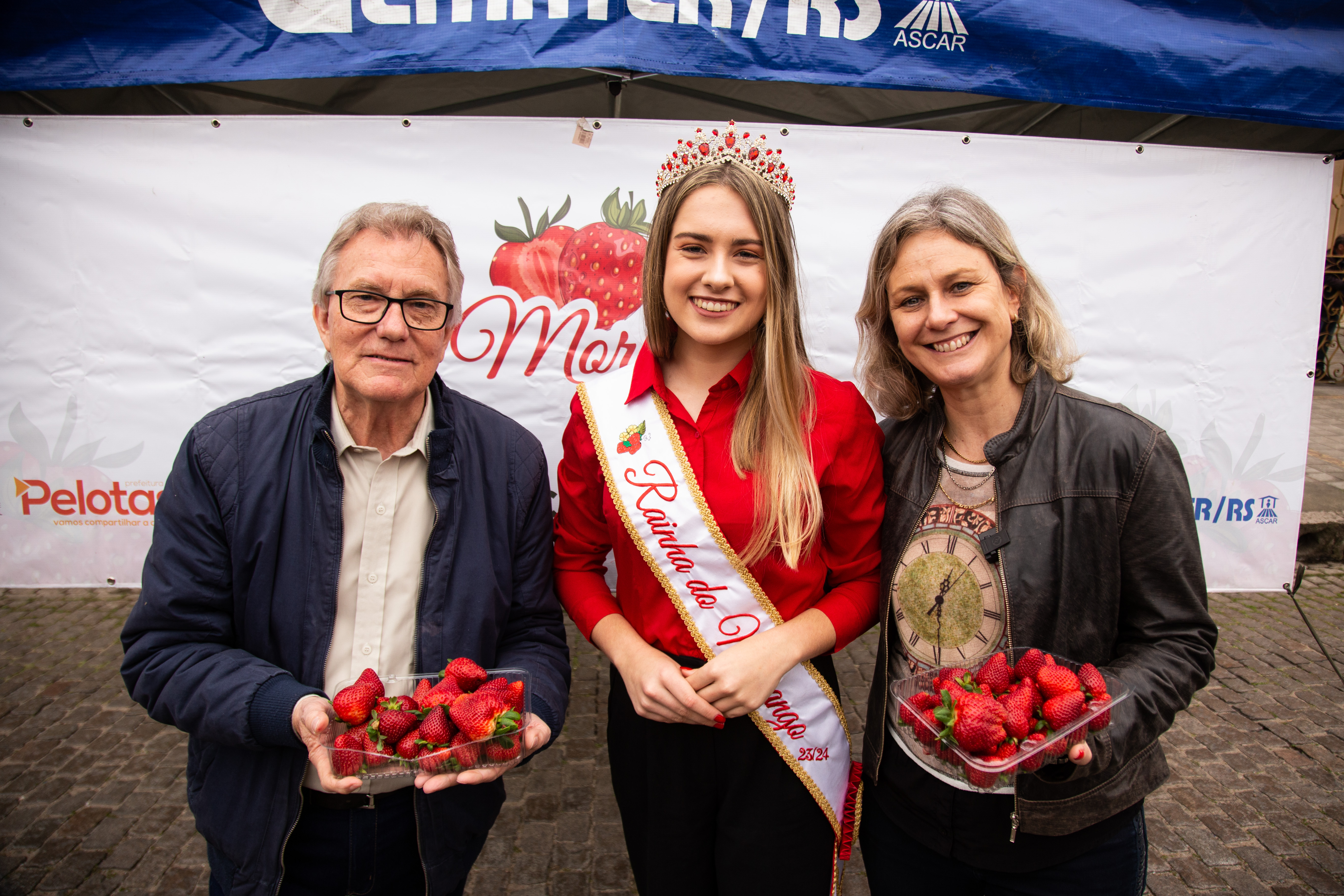 Até o final do ano, produtores da fruta estarão com bancas em diferentes bairros da cidade para comercialização in natura e também em forma de doces e cucas