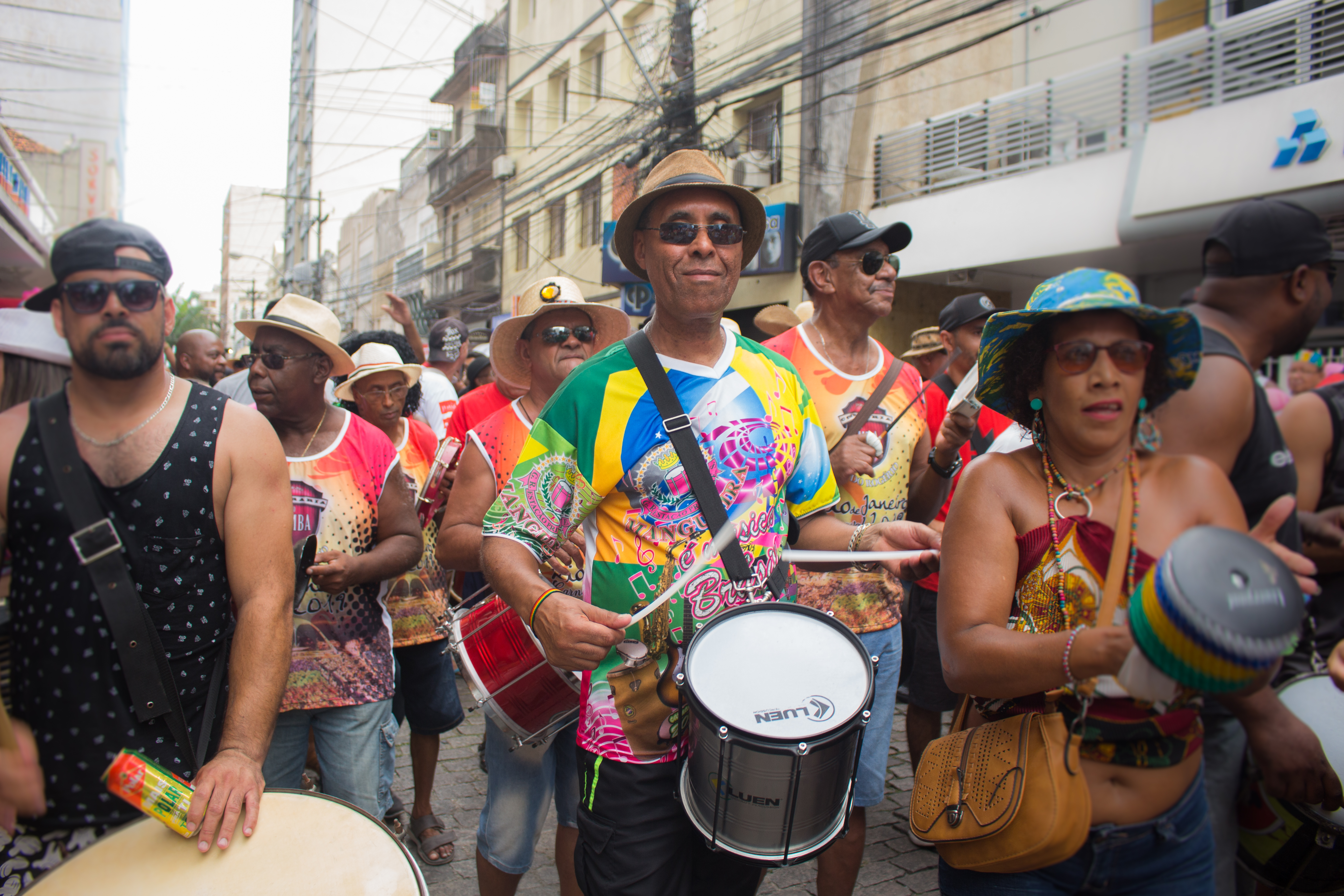 Os blocos atraíram grande público para pular o pré-carnaval