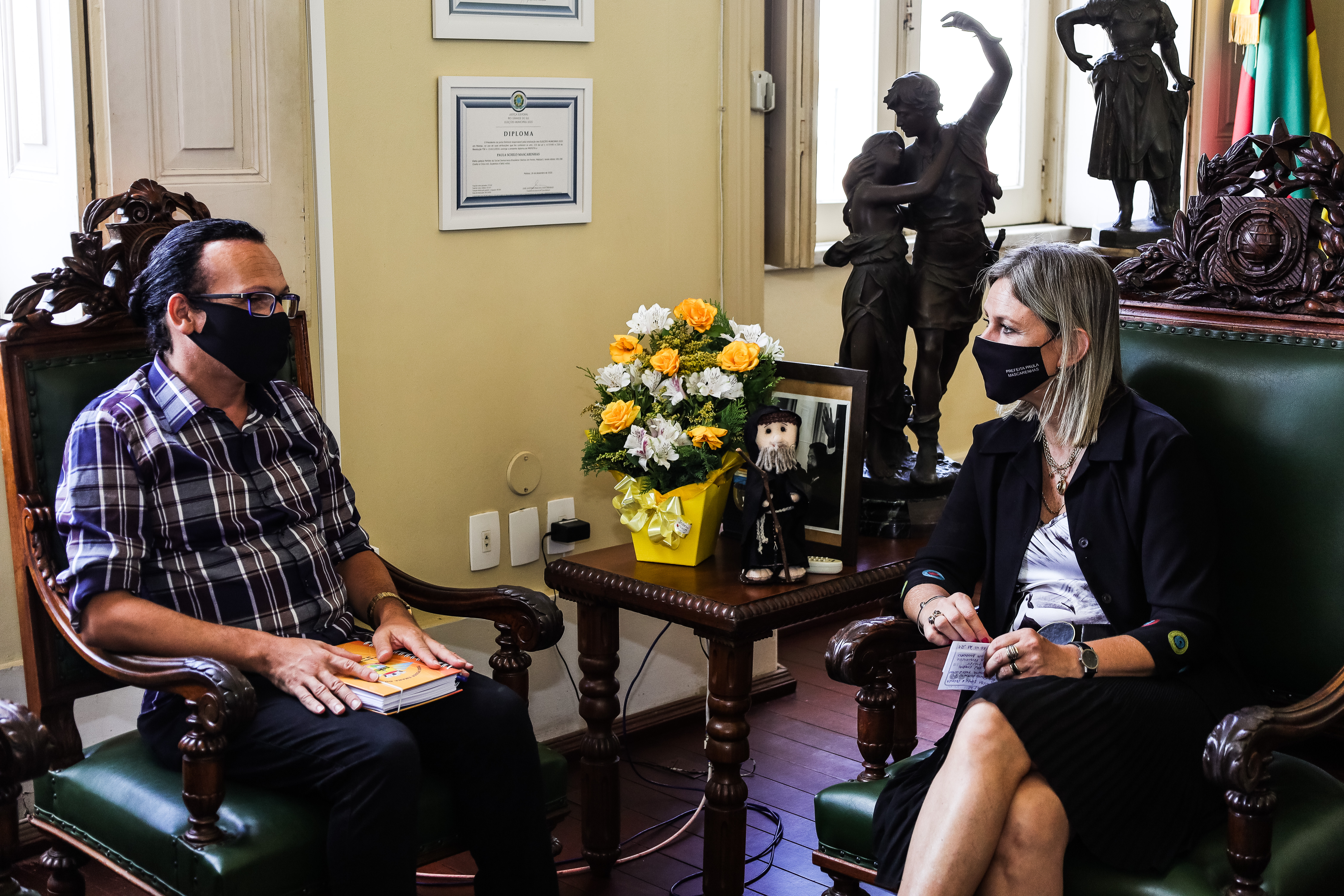 Prefeita recebeu o vereador Lili Araújo, juntamente com o deputado federal Daniel Trzeciak