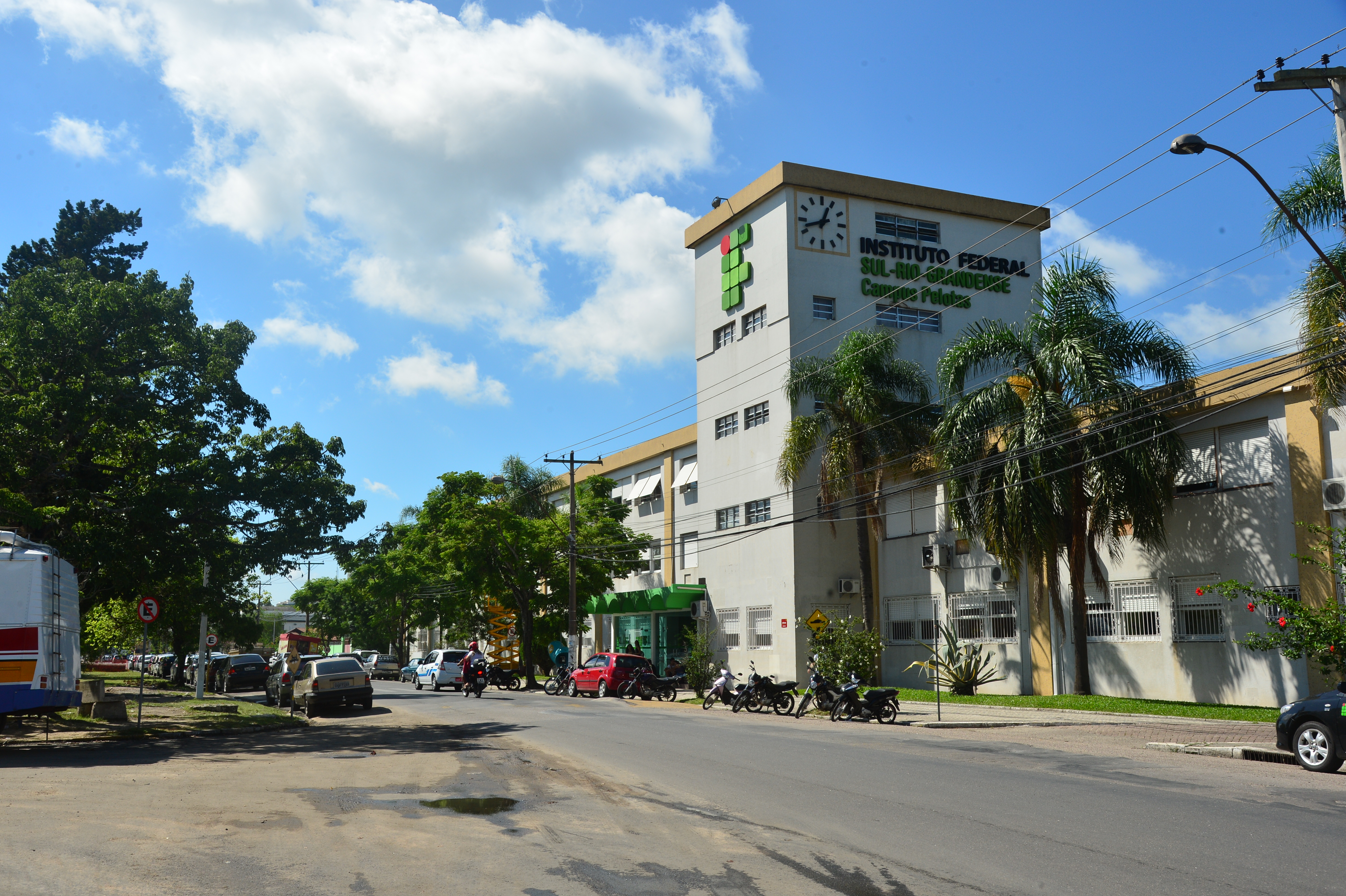 Escolas comemoram a conquista dos estudantes