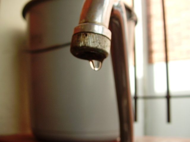 Entroncamento da nova tubulação, na rua Rio Grande, causará desabastecimento temporário nos balneários durante a tarde