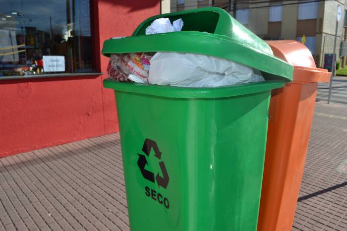 Sanep alerta sobre prejuízos à limpeza e à organização da cidade e explica destinação correta do lixo considerando sua origem