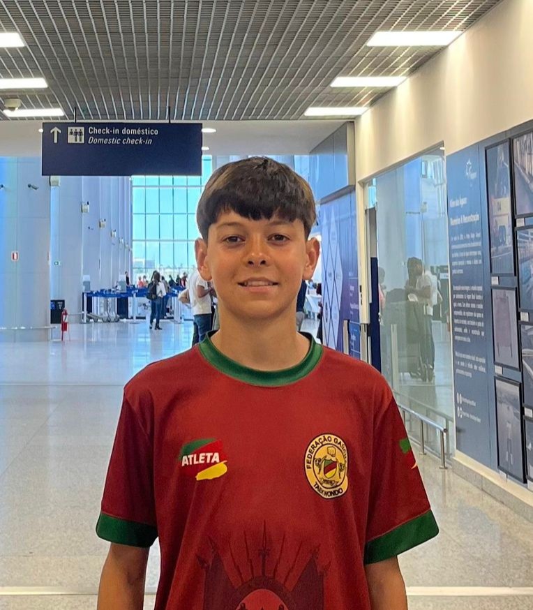 O jovem está em Minas Gerais representando a Escola Piratinino de Almeida