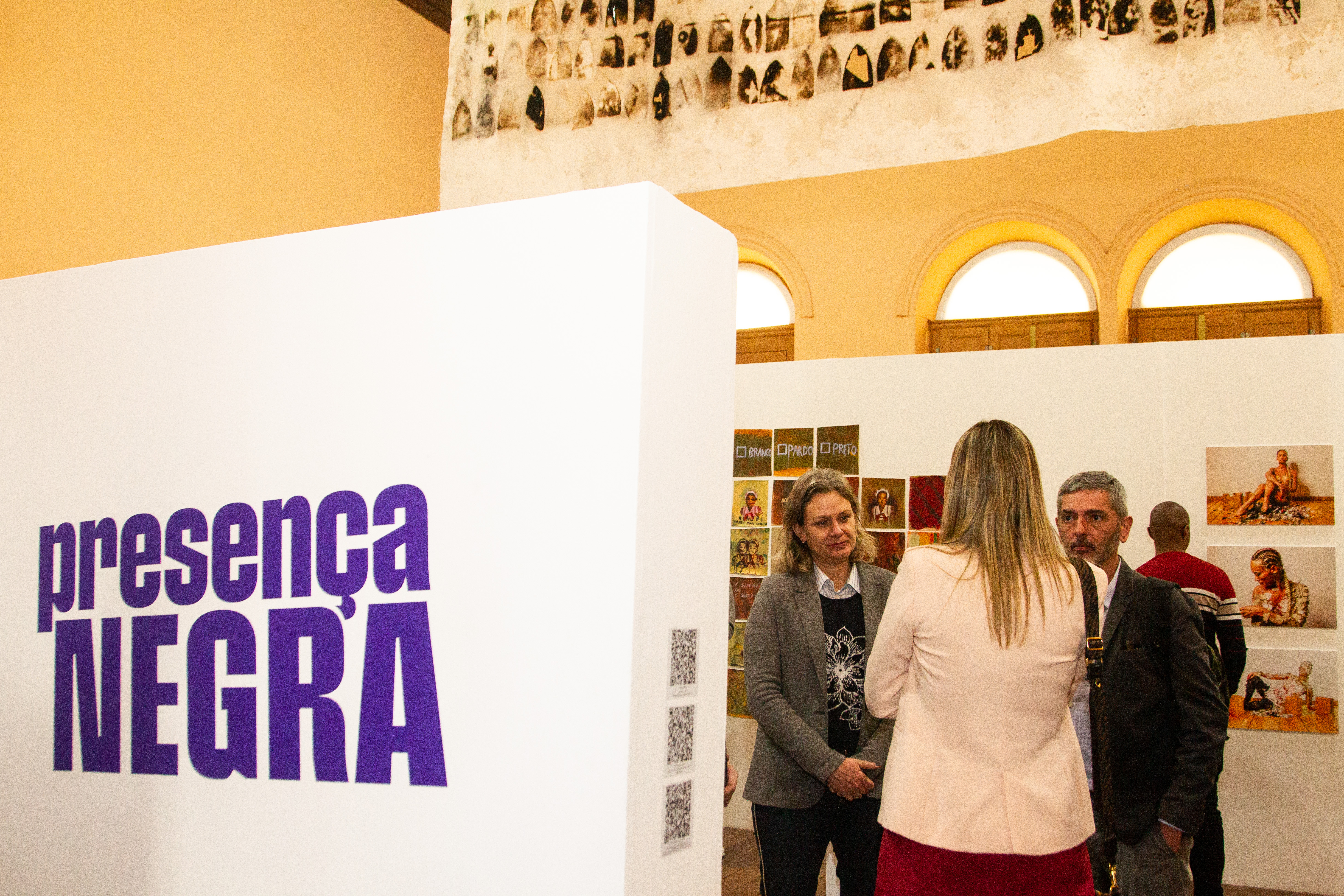 Mostra que chega ao Museu de Arte Leopoldo Gotuzzo retrata a representatividade negra nas artes visuais e nas salas de exposição do Estado