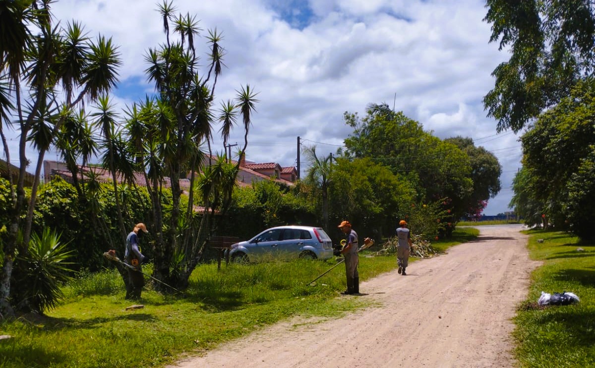 Município, por meio da Secretaria de Serviços Urbanos e Infraestrutura (Ssui), também executa de serviços de roçado e recolhimento de entulhos na zona norte
