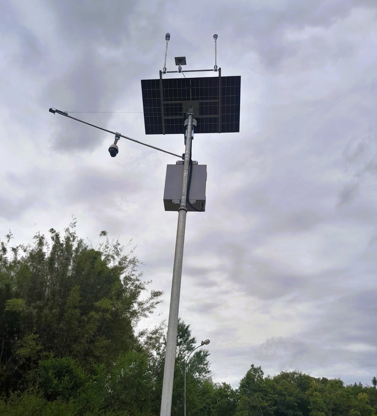 Equipamento foi colocado na manhã desta sexta-feira (21) na ponte sobre o arroio Pelotas no Passo do Pilão, na zona rural. Parceria com o governo do Estado, via 4ª CRPredec