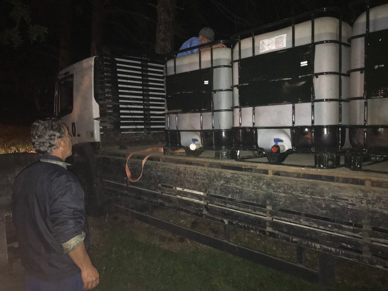 Escolta do caminhão contratado pelo Sanep até Pelotas ocorreu na noite de terça-feira (29)