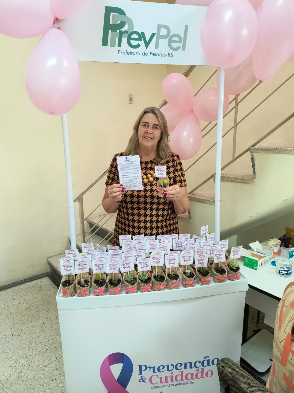 Grupo de 40 mulheres, entre servidoras ativas do município, aposentadas, pensionistas e dependentes, participaram das atividades promovidas na sede do Instituto