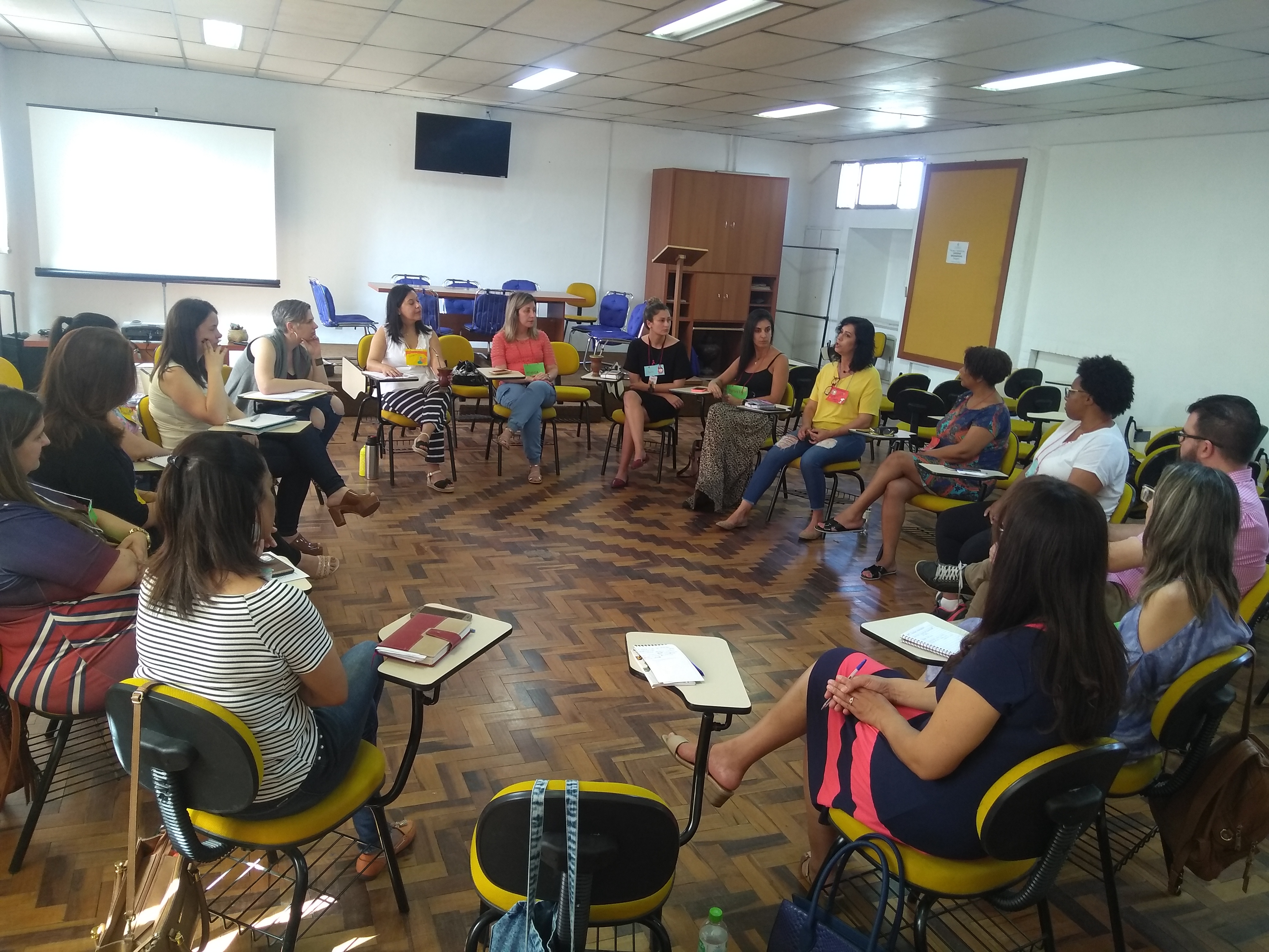 Curso pertence à Justiça Restaurativa, método do Pacto pela Paz. Participam funcionários do Município e de instituições parceiras
