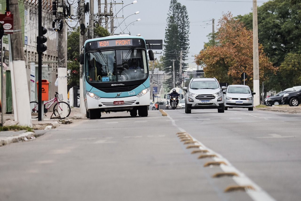 Valor de R$ 5,00 está assegurado para usuários que têm cartões de todas as modalidades e a passagem estudantil continua R$ 2,50. Para pagantes em dinheiro, tarifa passa para R$ 6,00 a partir de segunda-feira