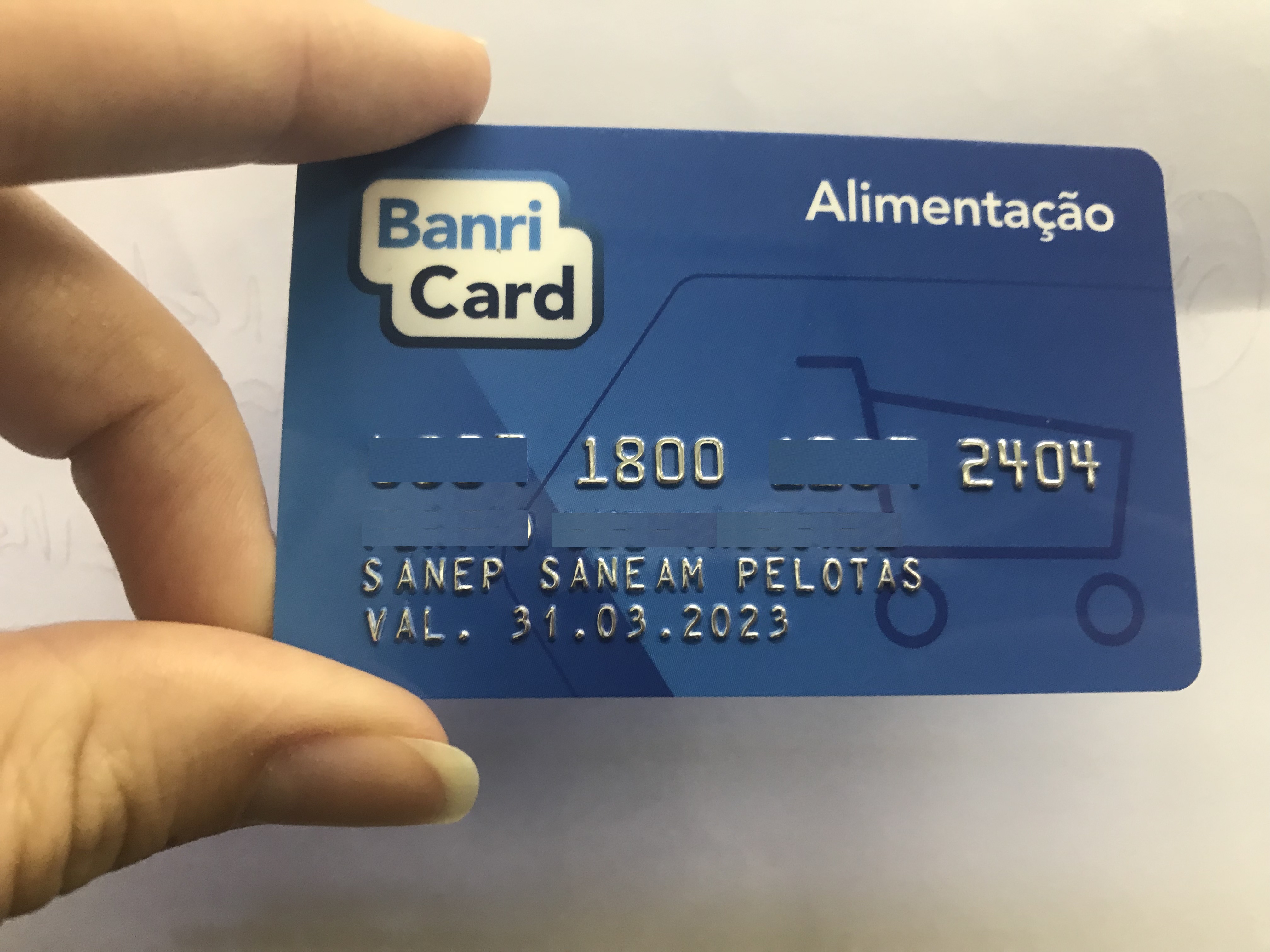 Valor depositado nesta sexta-feira (11) não será transferido ao novo Banricard. Servidores devem utilizar todo o saldo até 31 de julho