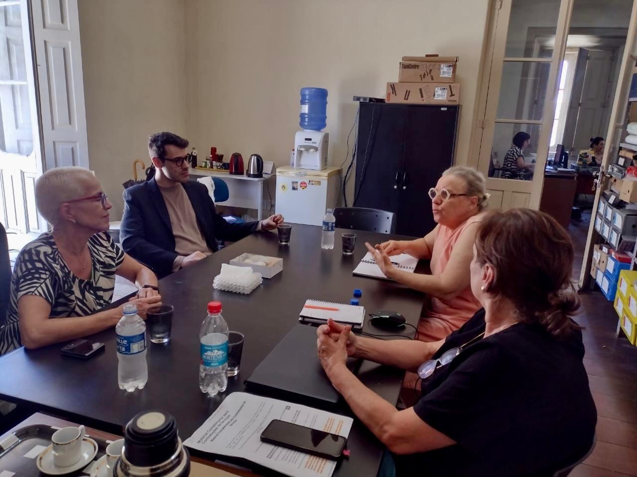 Secretárias Carmem Roig (Secult) e Beatriz Araújo (Sedac) alinham andamento dos projetos do Theatro Sete de Abril e do Museu da Cidade
