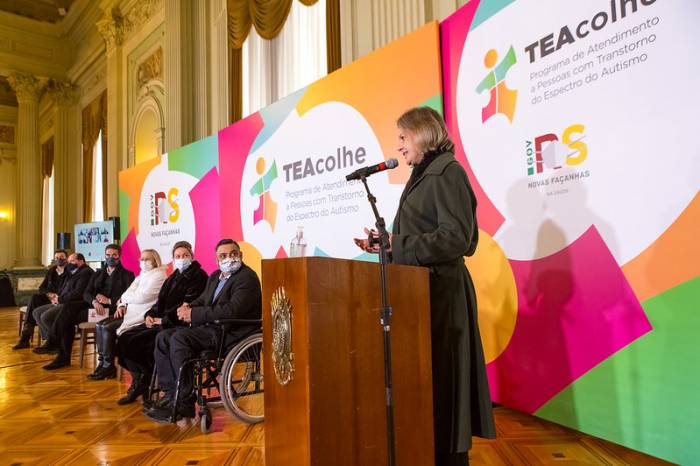 Prefeita Paula Mascarenhas participou do evento de apresentação, pelo governo do Estado, dos três novos centros macrorregionais. Dentre eles, está o de Pelotas